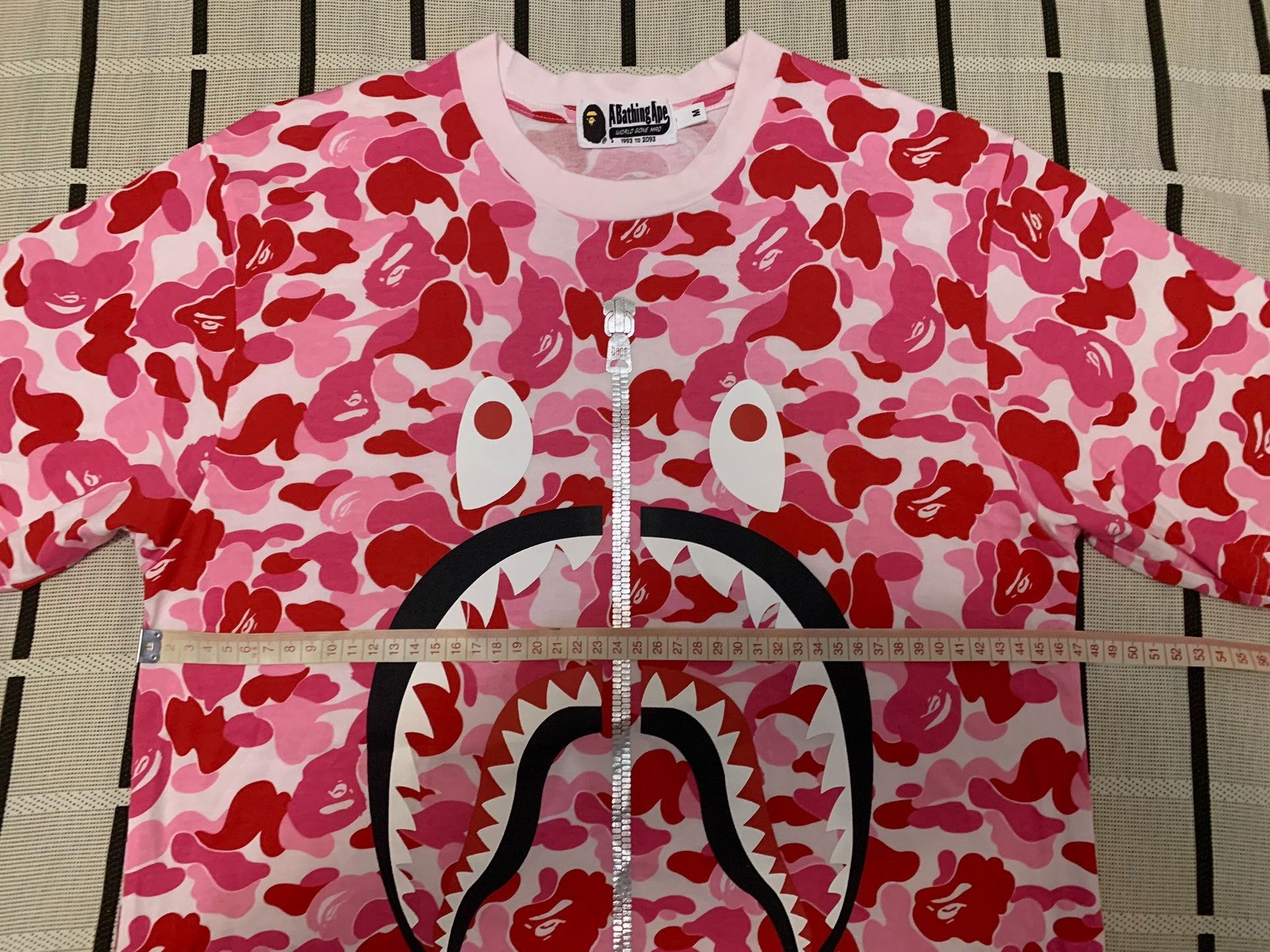 Bape Bape Shark Camo Pink T-Shirt M Men Size US M / EU 48-50 / 2 - 8 Thumbnail