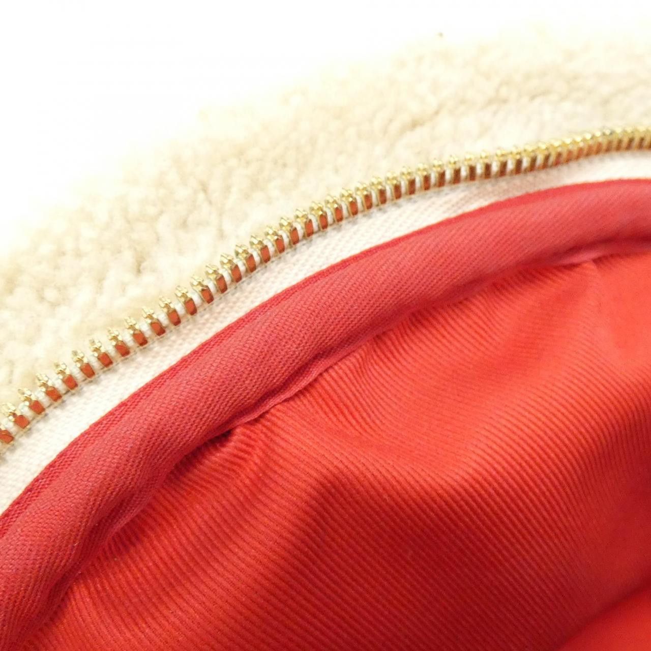 Louis Vuitton Louis Vuitton Louis Vuitton Monogram Shearling Bumbag Fur Belt Bag M55425 DUTY FREE for USA Size ONE SIZE - 8 Thumbnail
