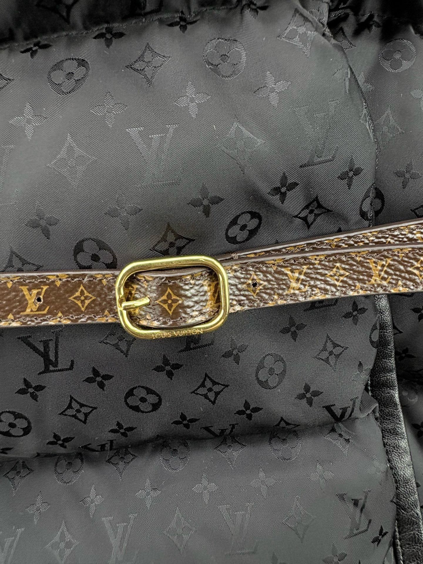 Louis Vuitton Louis Vuitton Monogram Full Logo Down Jacket Size S / US 4 / IT 40 - 3 Thumbnail