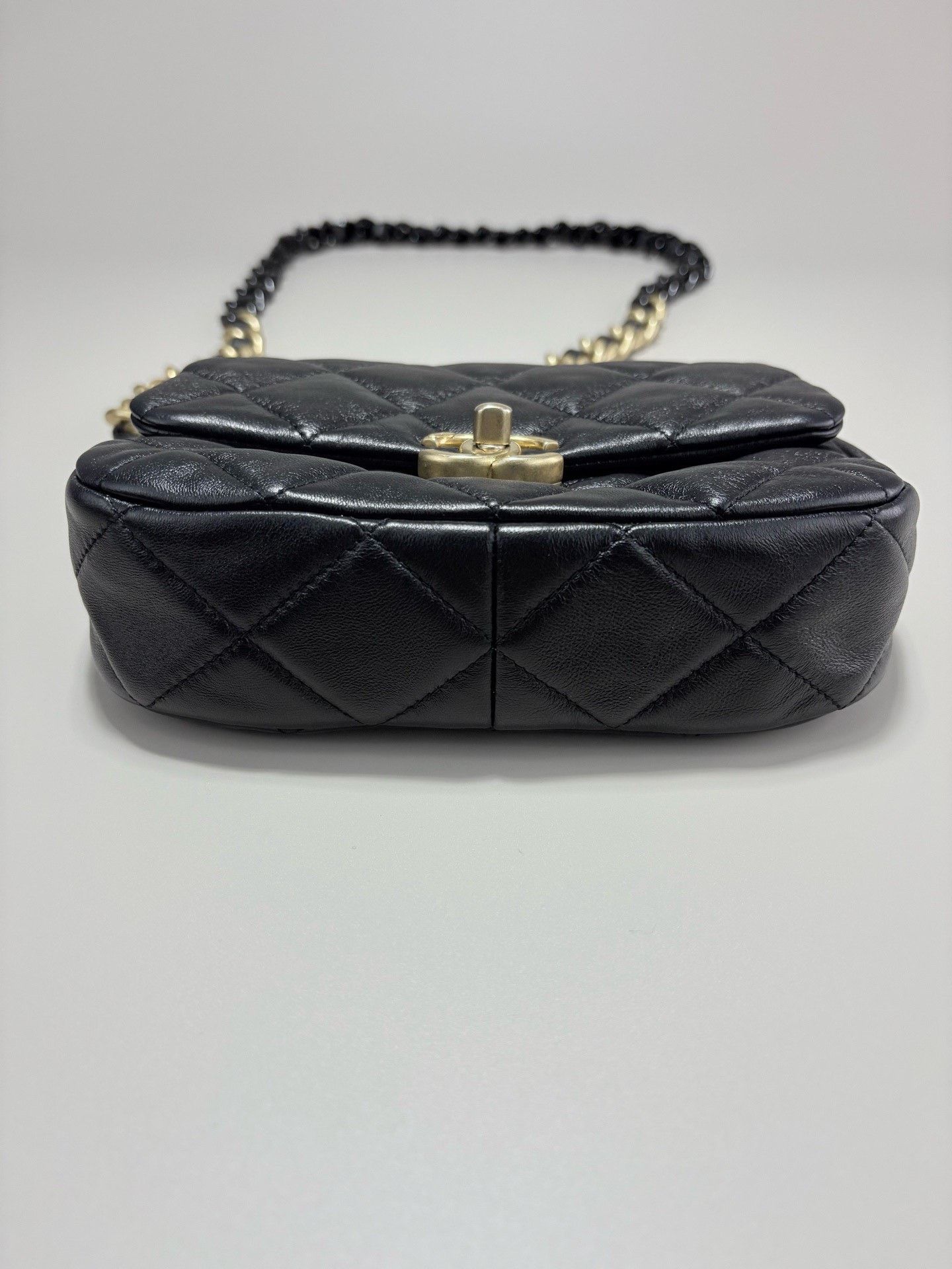 Chanel CHANEL 22S Lambskin Thick Chain Black Gold Mini Size ONE SIZE - 4 Thumbnail