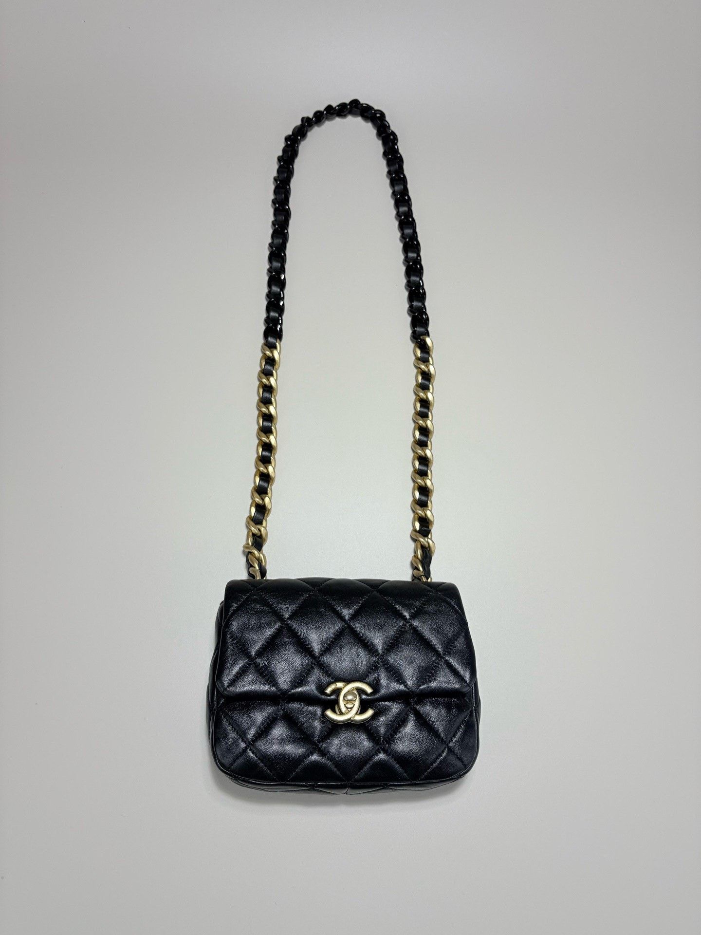 Chanel CHANEL 22S Lambskin Thick Chain Black Gold Mini Size ONE SIZE - 2 Thumbnail