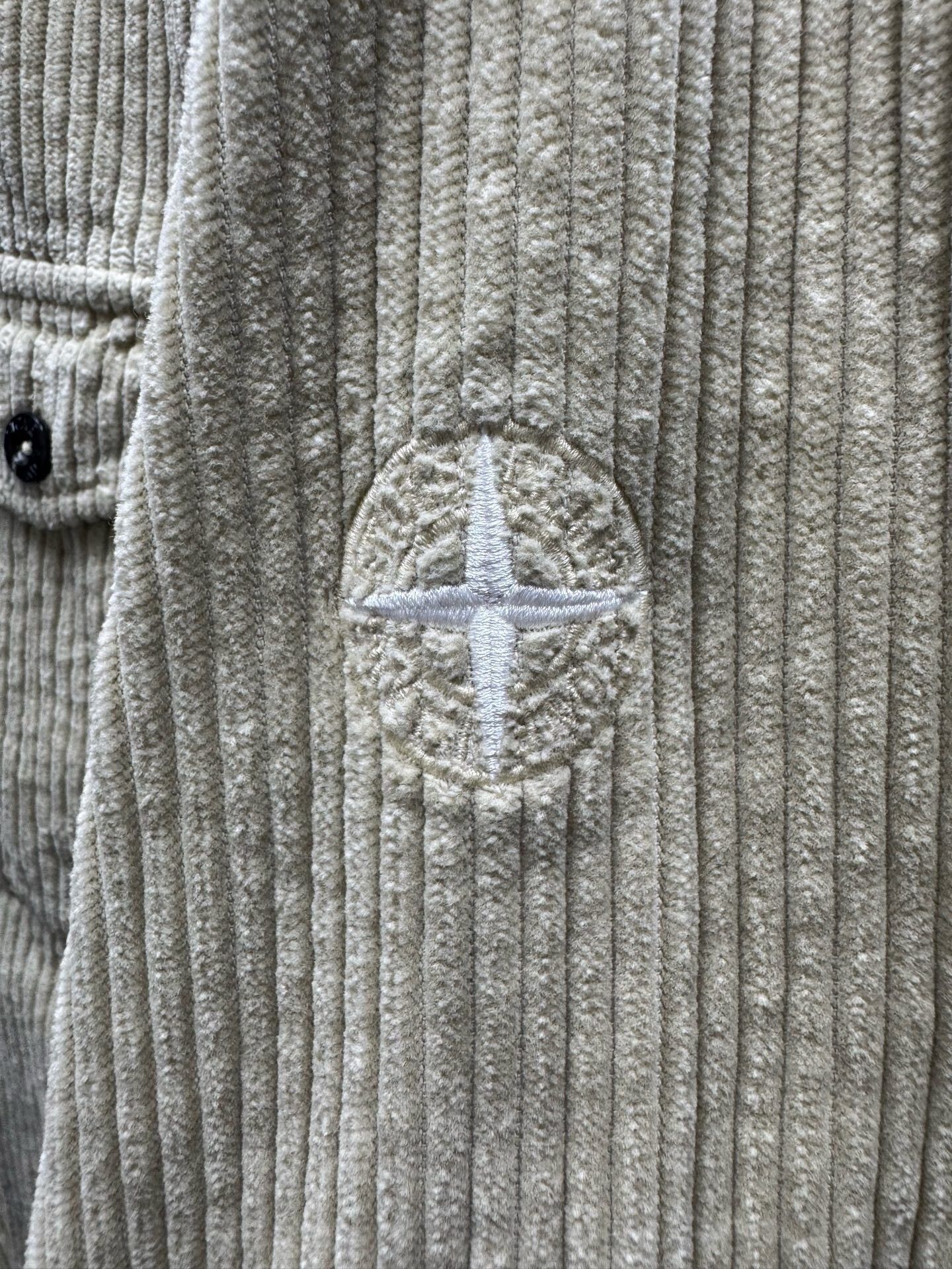 Stone Island Stone Island Corduroy Sleeve Badge Shirt Size US M / EU 48-50 / 2 - 3 Thumbnail