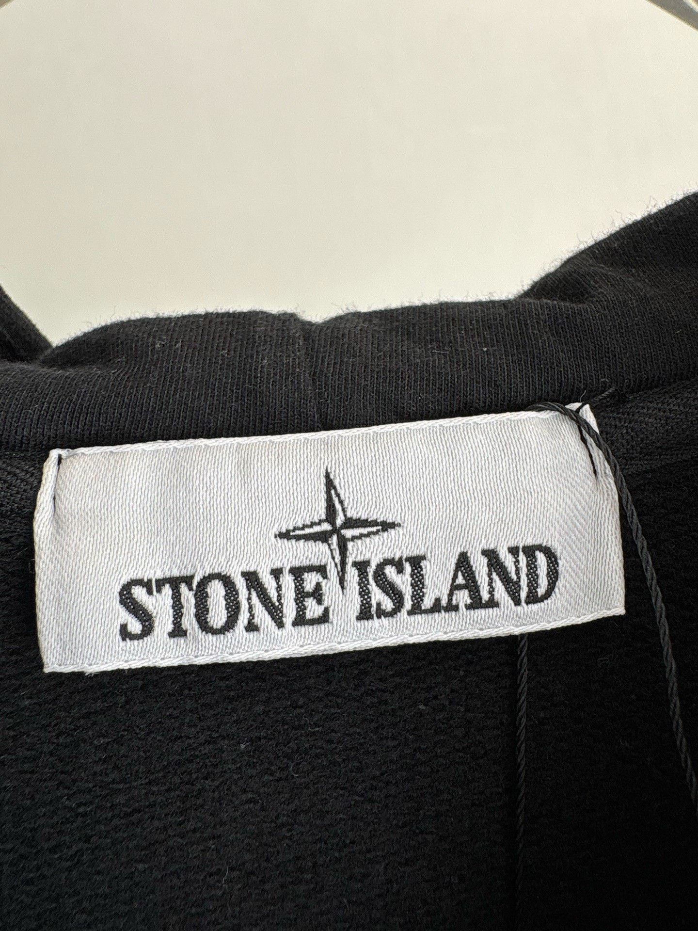 Stone Island Stone Island Black Zip Jacket with Badge Size US XL / EU 56 / 4 - 4 Thumbnail
