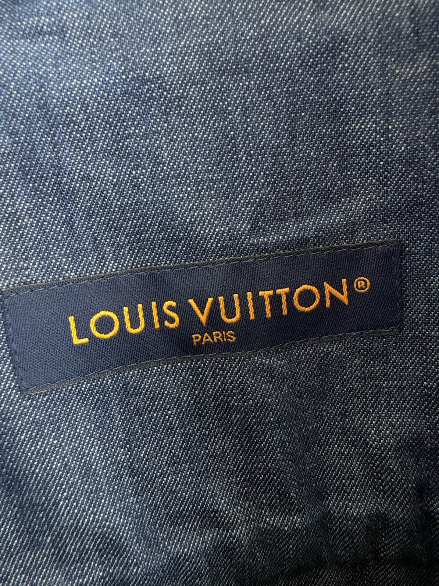 Louis Vuitton Louis Vuitton Pharrell Gold Thread Monogram Denim Shirt Size US L / EU 52-54 / 3 - 5 Thumbnail