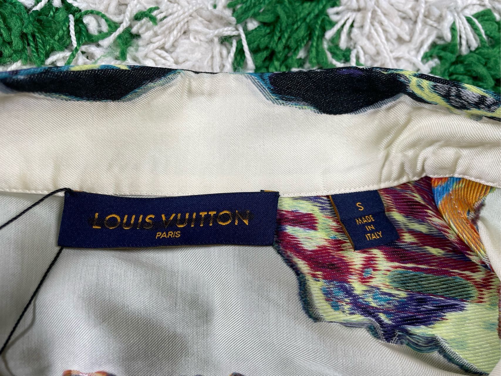 Louis Vuitton Louis Vuitton Graffiti Long Sleeve Shirt Size US S / EU 44-46 / 1 - 5 Thumbnail