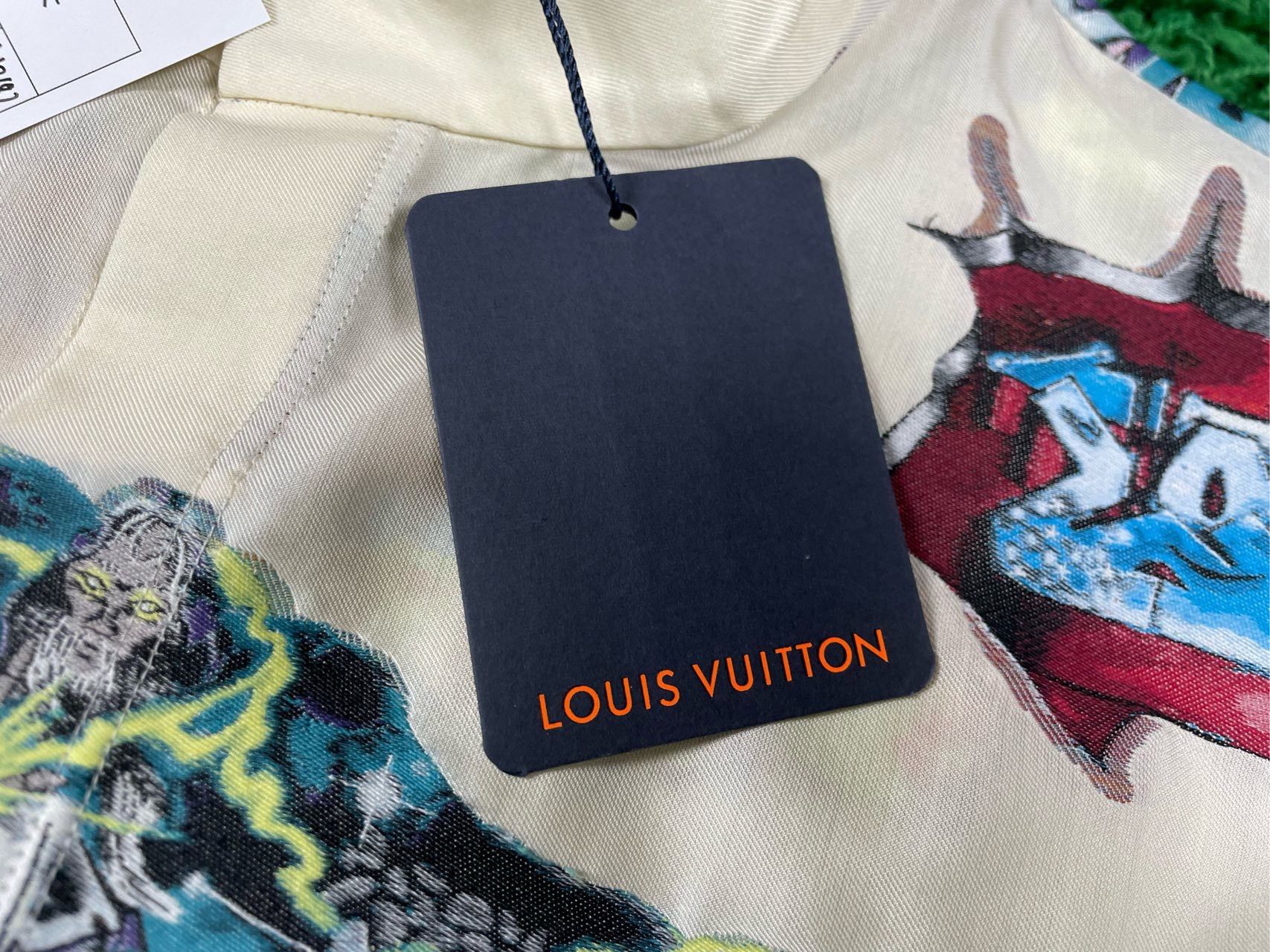 Louis Vuitton Louis Vuitton Graffiti Long Sleeve Shirt Size US S / EU 44-46 / 1 - 4 Thumbnail