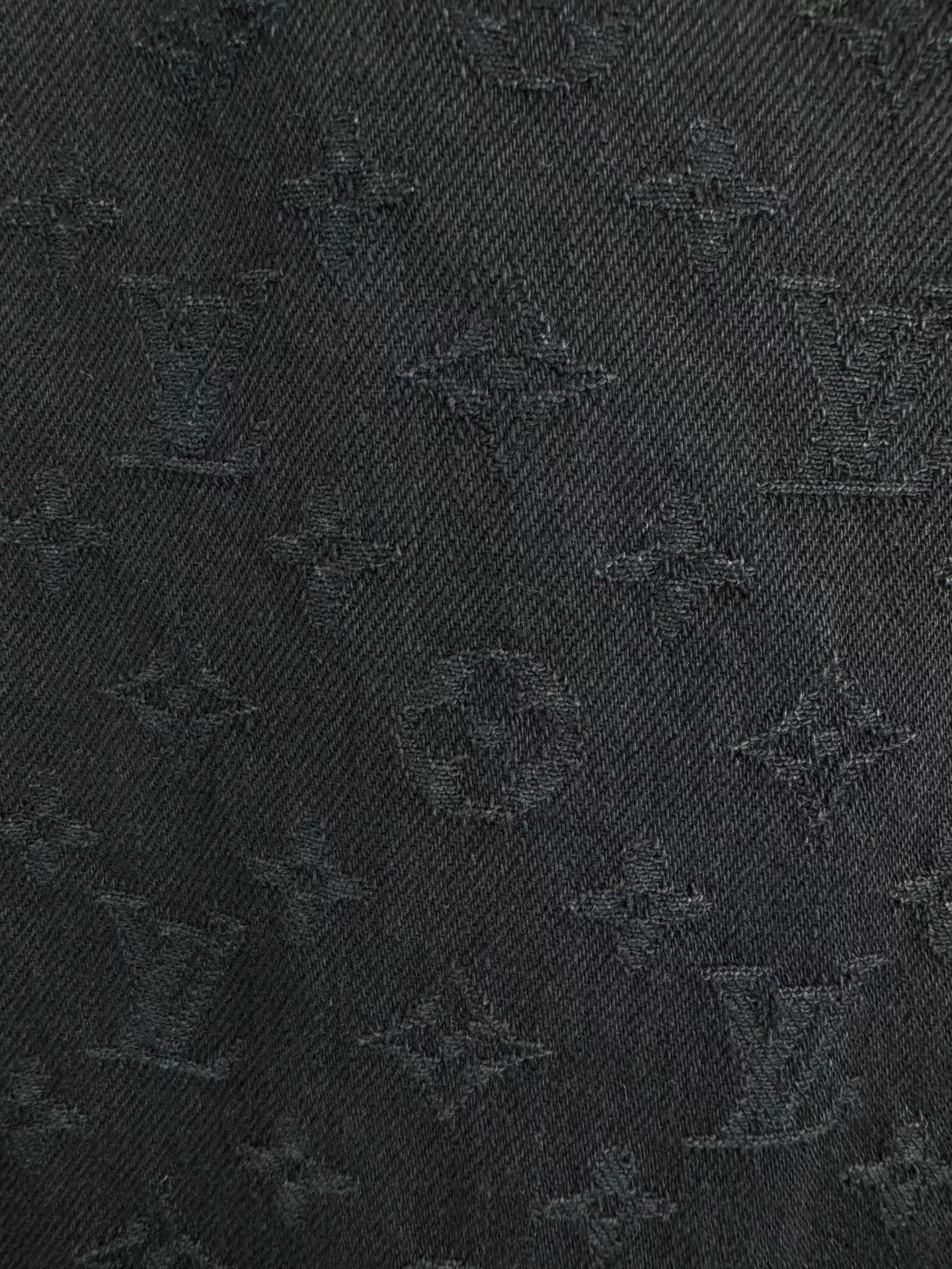 Louis Vuitton Louis Vuitton LV Embossed Denim Short-Sleeve Size US S / EU 44-46 / 1 - 3 Thumbnail