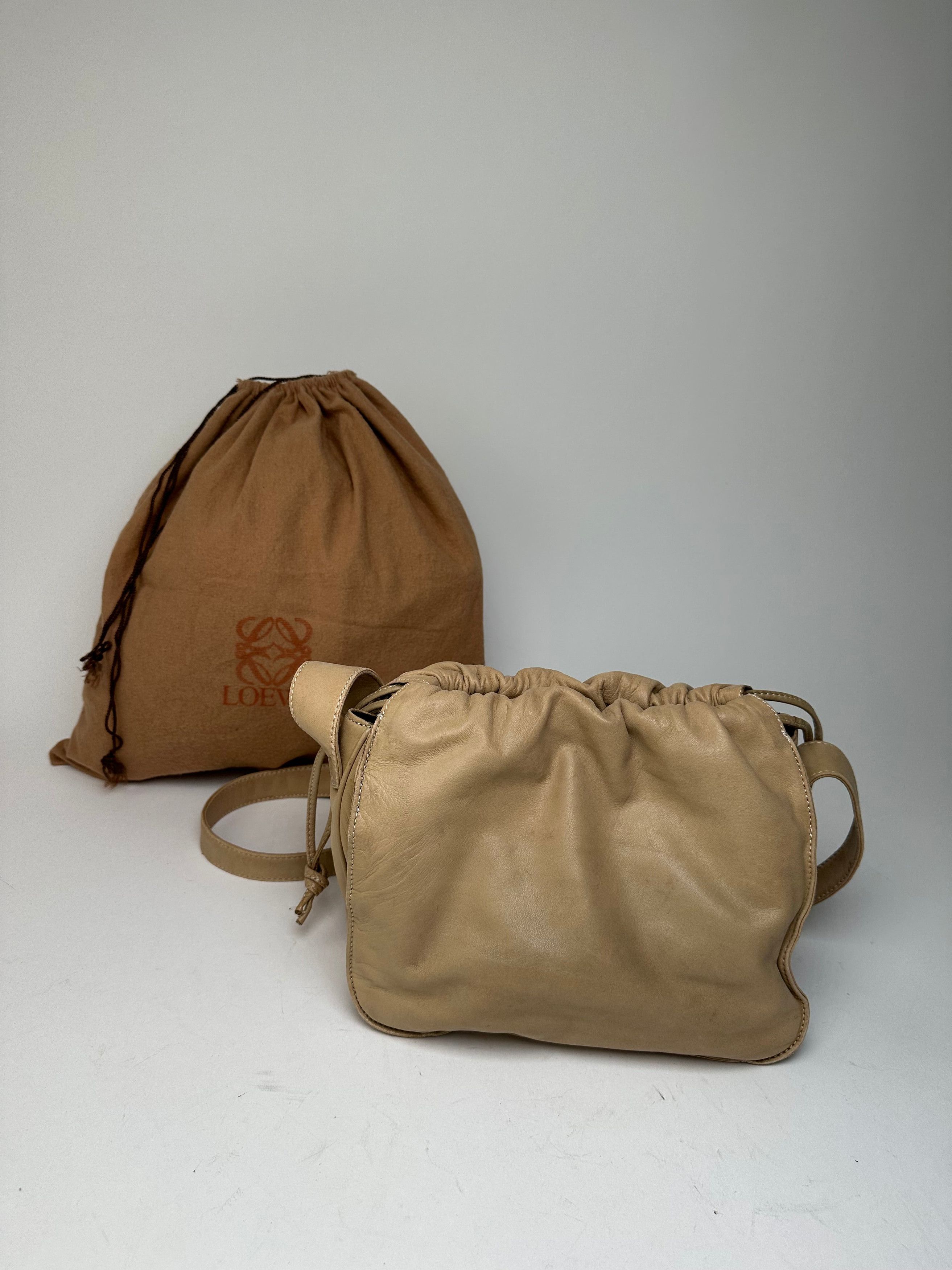 Loewe Vintage Madrid Leather Shoulder Bag Beige Size ONE SIZE - 9 Thumbnail