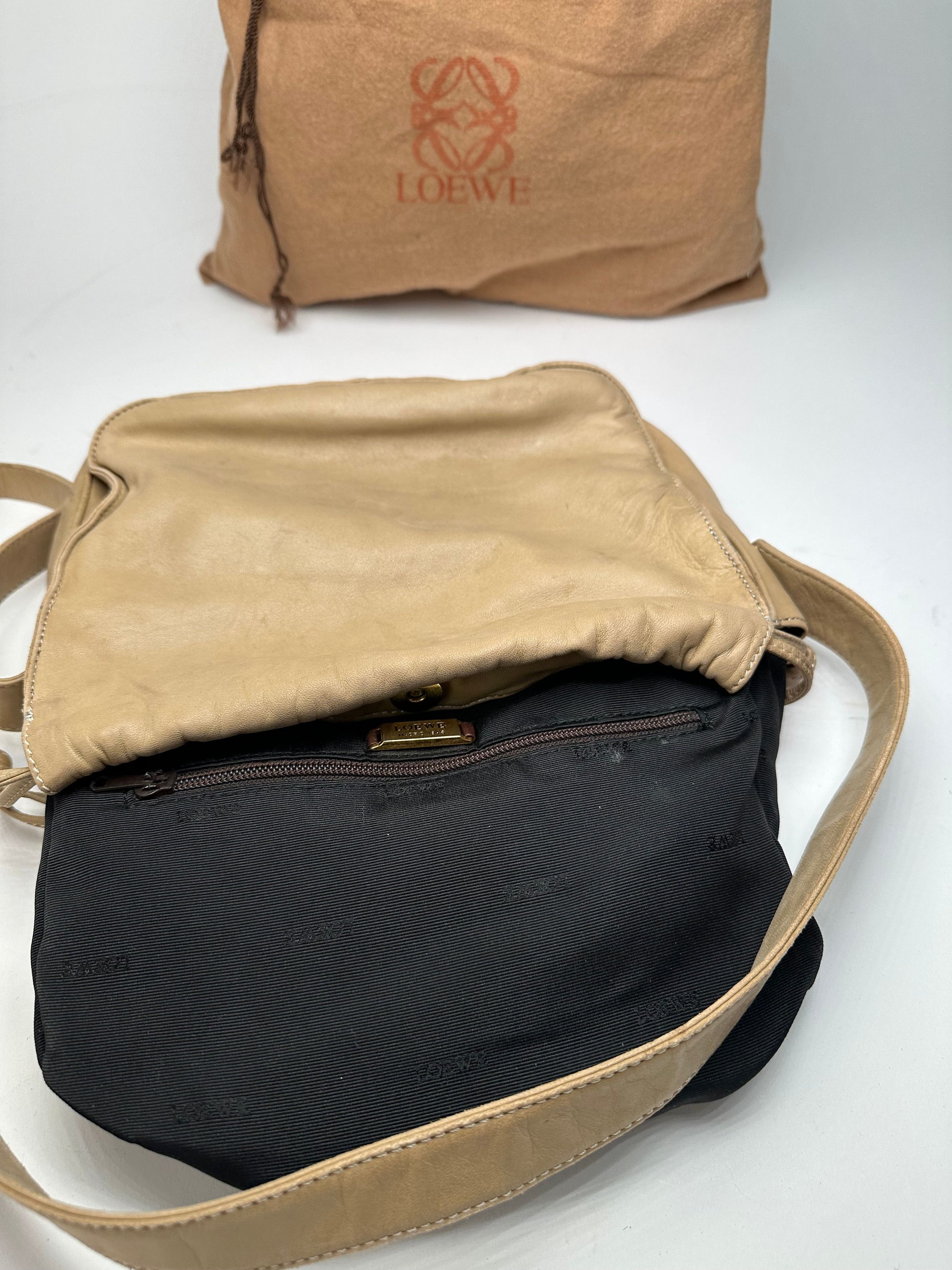 Loewe Vintage Madrid Leather Shoulder Bag Beige Size ONE SIZE - 3 Thumbnail
