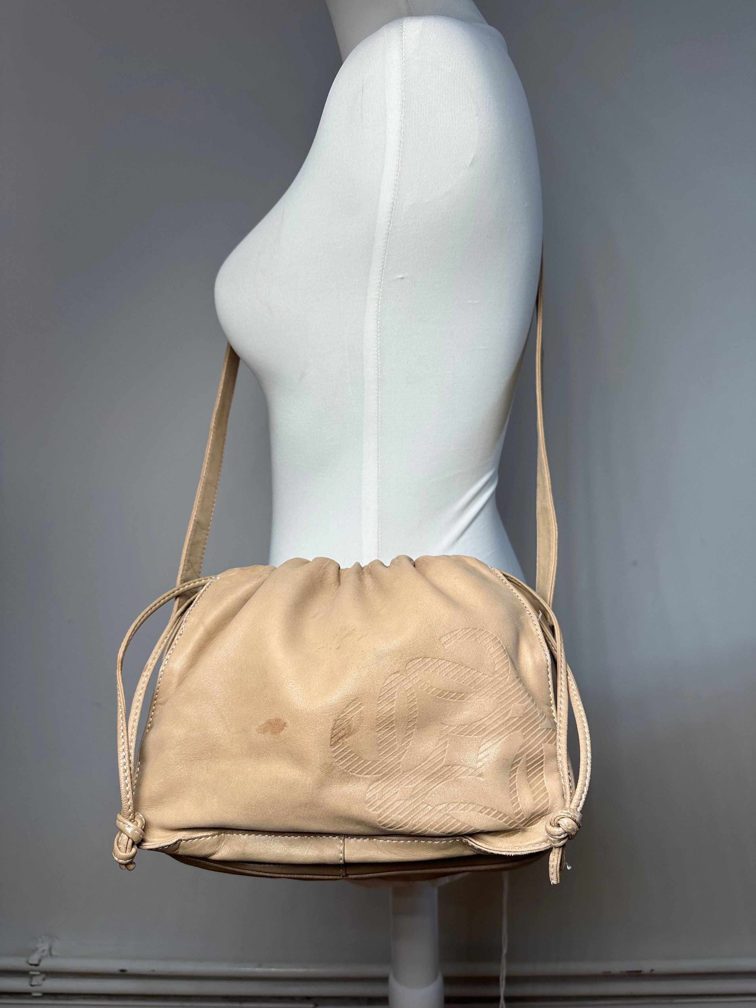 Loewe Vintage Madrid Leather Shoulder Bag Beige Size ONE SIZE - 14 Thumbnail