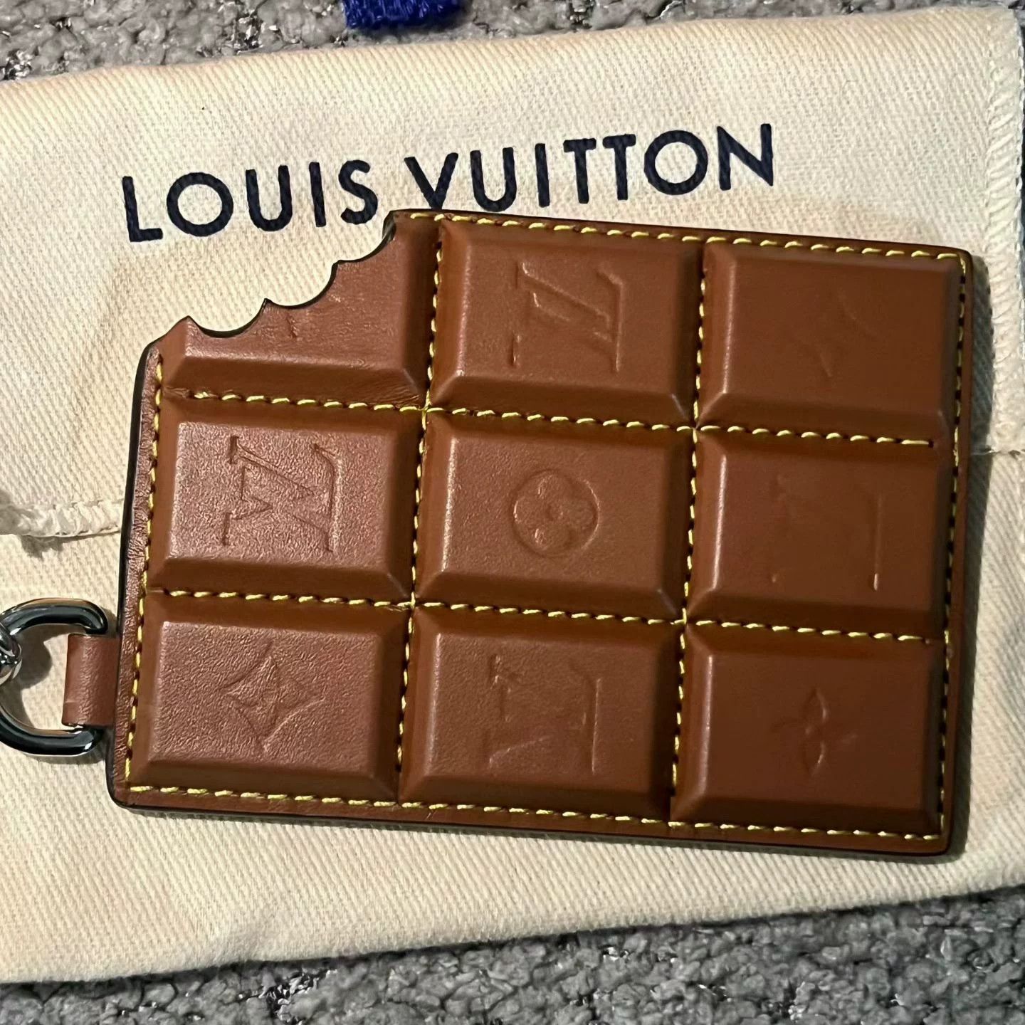 Louis Vuitton Louis Vuitton Brown Logo Leather Charm Size ONE SIZE - 6 Thumbnail