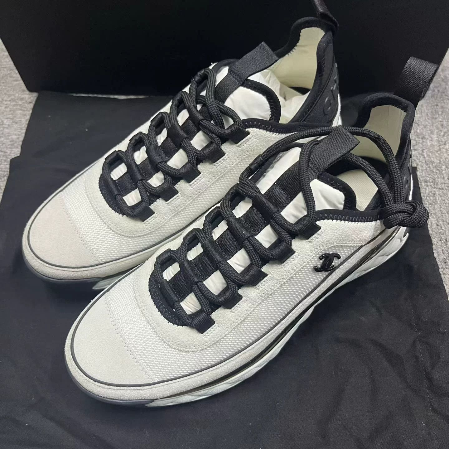 Chanel Chanel White Gray Low-Top Casual Shoes Size US 6.5 / IT 36.5 - 2 Thumbnail