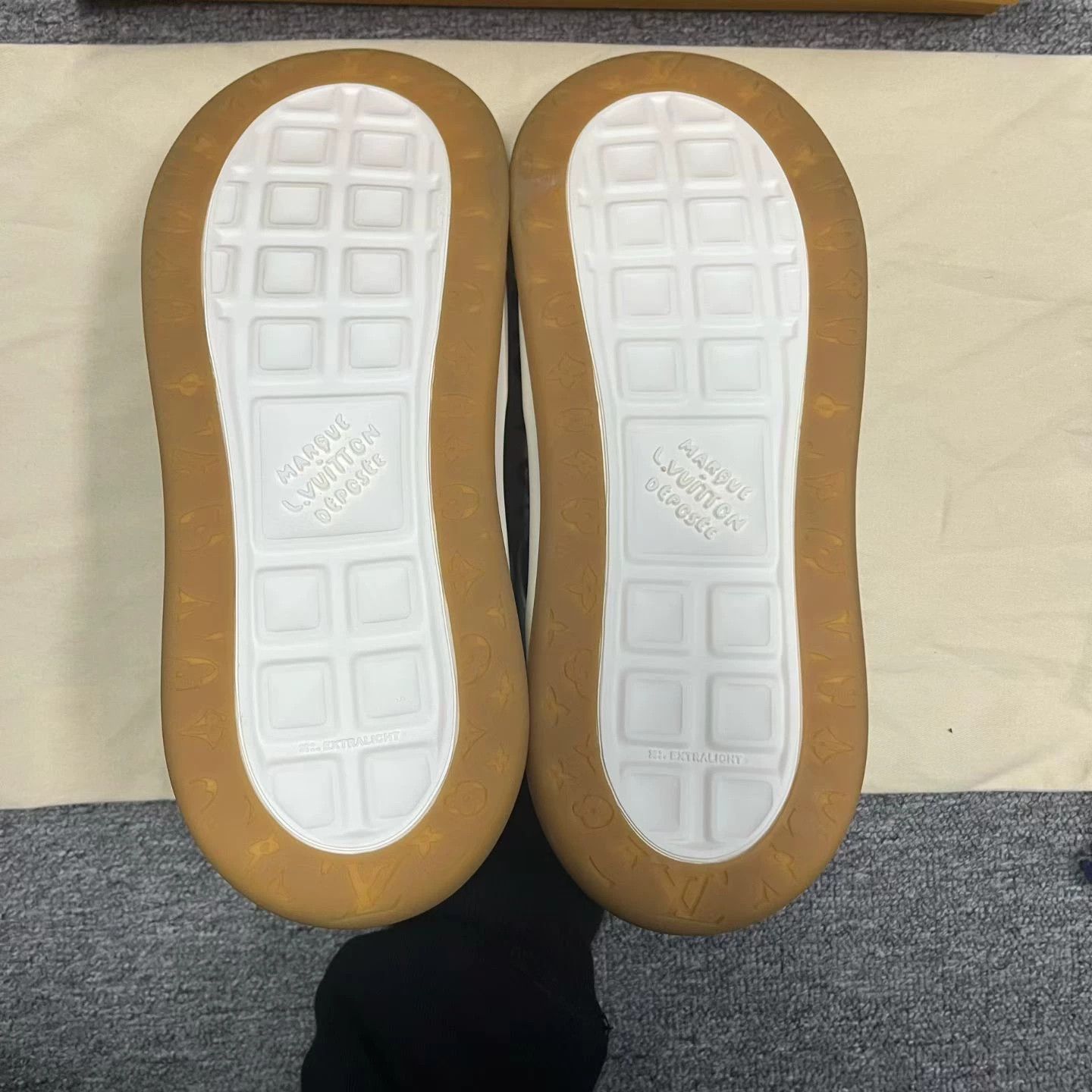 Louis Vuitton Louis Vuitton Blue Canvas Leather Low-Top Sneakers Size US 8.5 / EU 41-42 - 6 Thumbnail