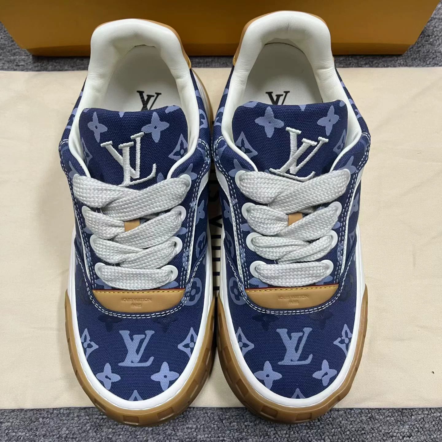 Louis Vuitton Louis Vuitton Blue Canvas Leather Low-Top Sneakers Size US 8.5 / EU 41-42 - 3 Thumbnail