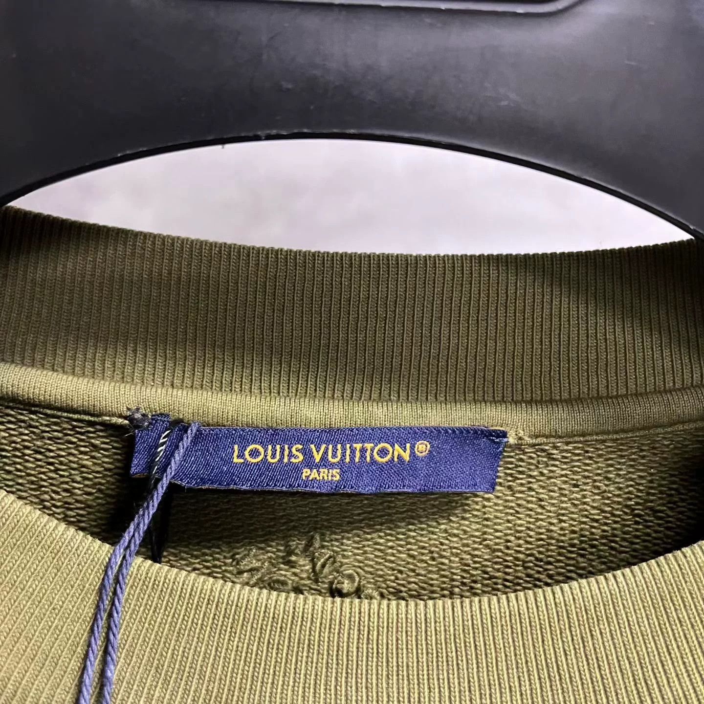 Louis Vuitton Louis Vuitton 2024 Military Green Logo Sweatshirt Size US L / EU 52-54 / 3 - 2 Thumbnail