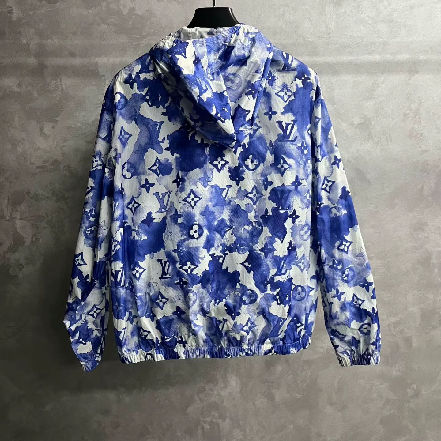 Louis Vuitton Louis Vuitton Blue Ink Logo Hooded Jacket Size US M / EU 48-50 / 2 - 5 Thumbnail