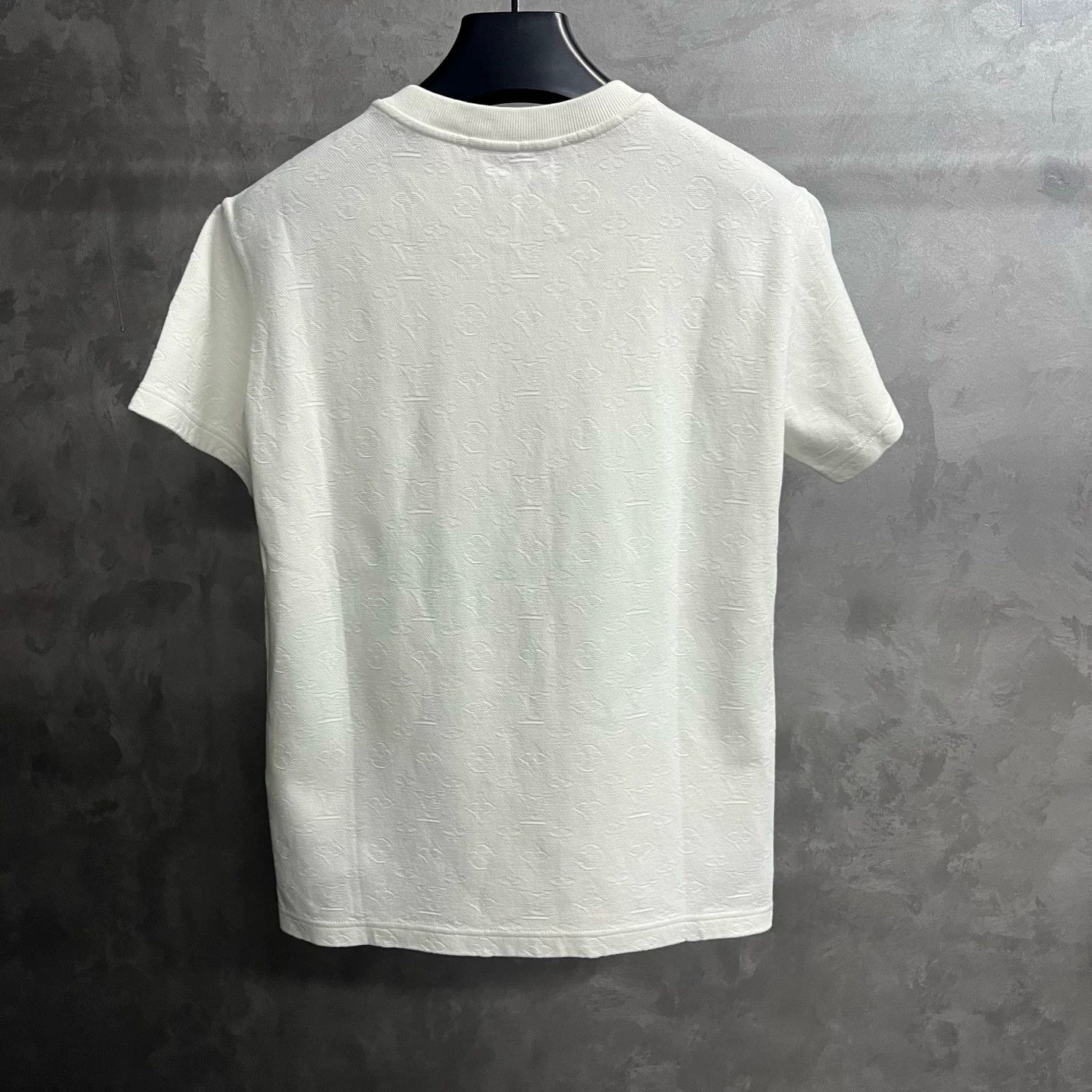 Louis Vuitton Louis Vuitton White Monogram 3D Pocket T-shirt Size XS / US 0-2 / IT 36-38 - 5 Thumbnail