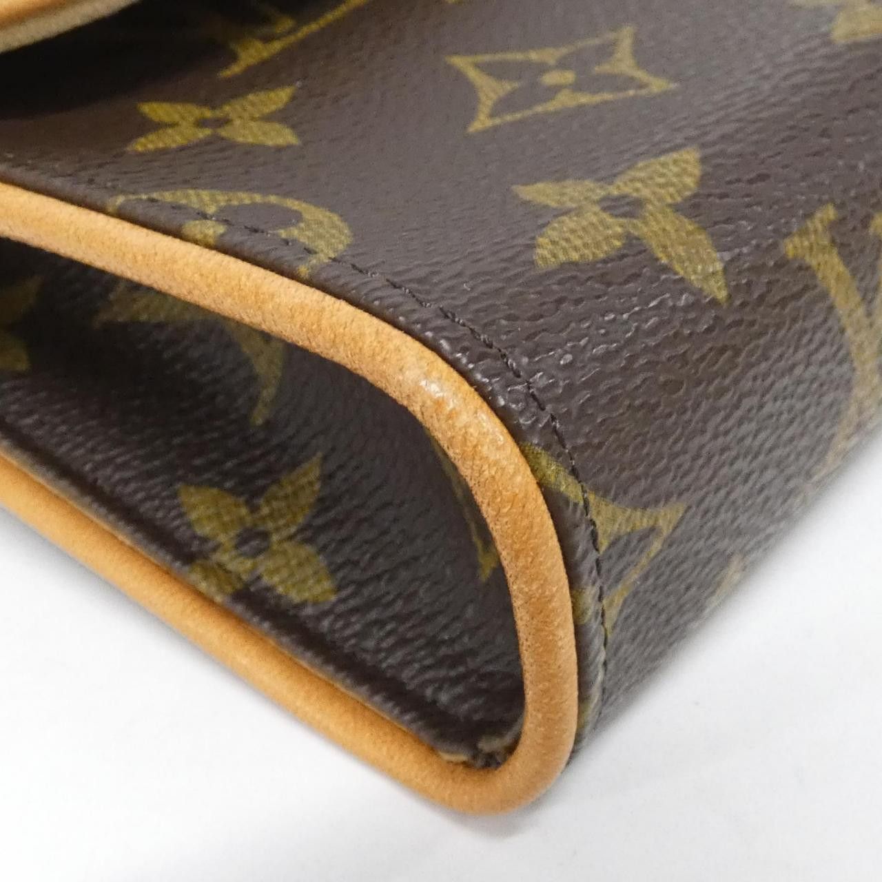 Louis Vuitton Louis Vuitton Louis Vuitton Pochette Florentine Monogram Waist Bag Textile Belt Bag M51855 DUTY FREE for USA Size ONE SIZE - 3 Thumbnail