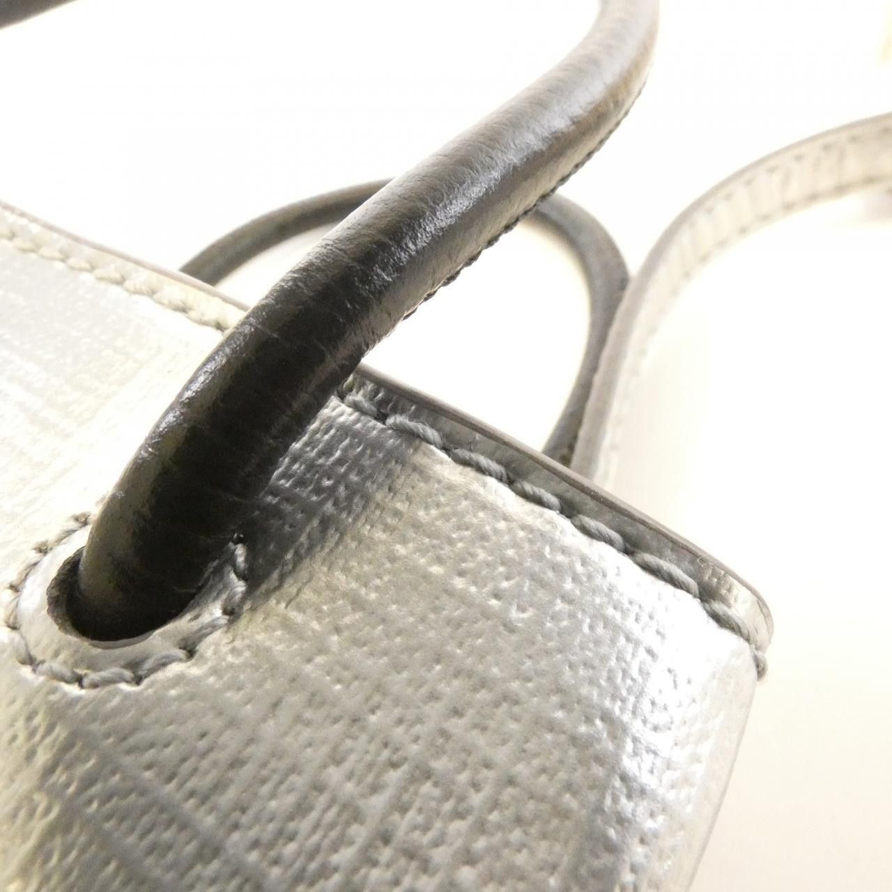 Balenciaga Balenciaga Balenciaga Shopping Phone Holder Calf Shoulder Bag Leather Crossbody Bag 5938260AI4N DUTY FREE for USA Size ONE SIZE - 6 Thumbnail