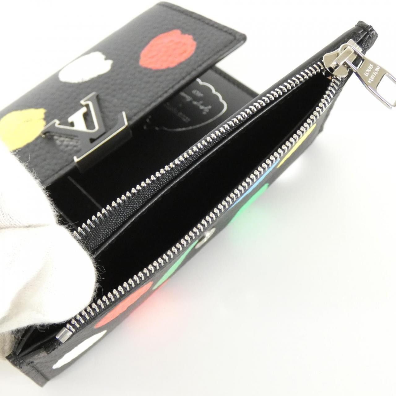 Louis Vuitton Louis Vuitton Louis Vuitton Capucines Compact Taurillon Wallet Leather Short Wallet M81963 DUTY FREE for USA Size ONE SIZE - 7 Thumbnail