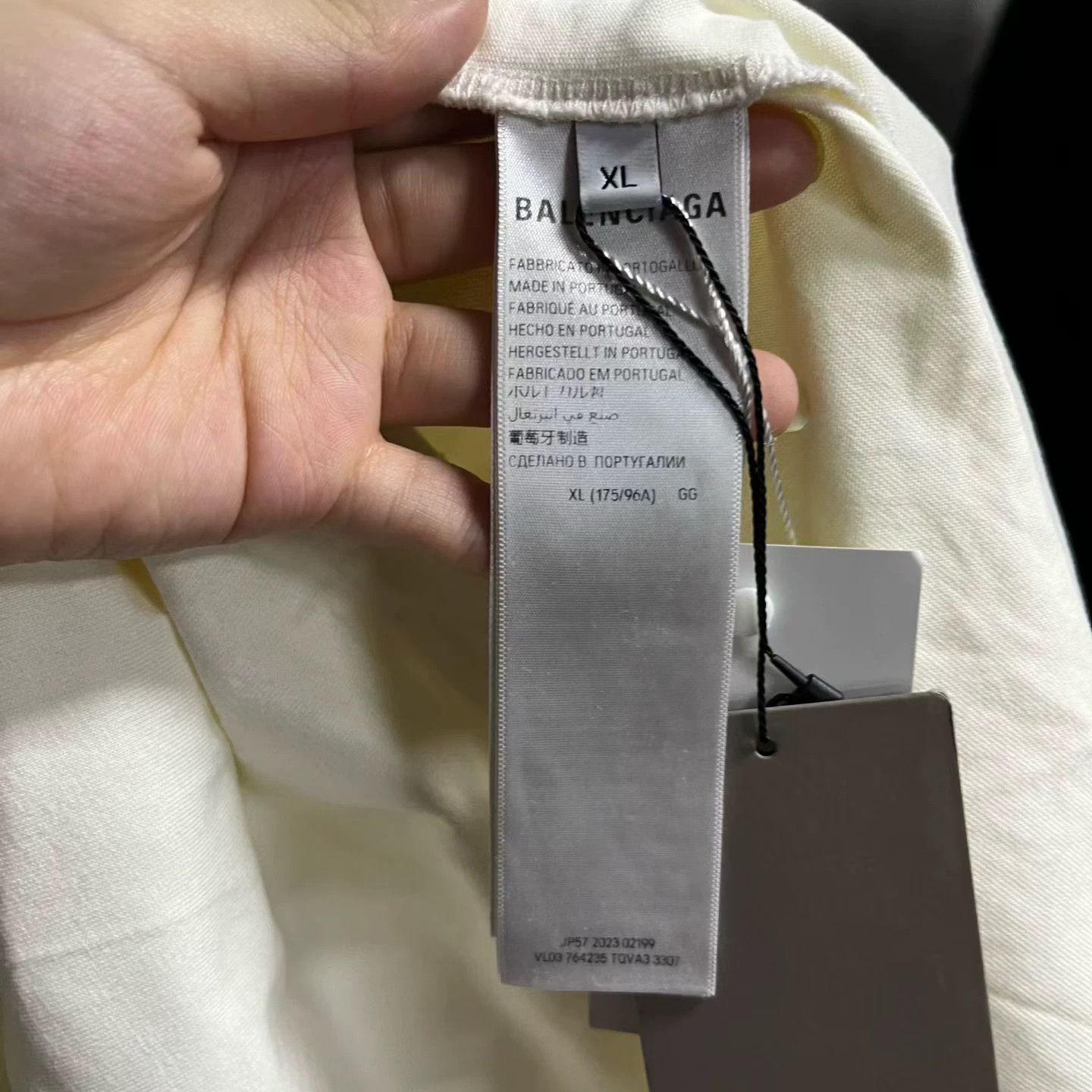 Balenciaga Balenciaga White Letter Distressed Short Sleeve T-shirt Size US XL / EU 56 / 4 - 3 Thumbnail