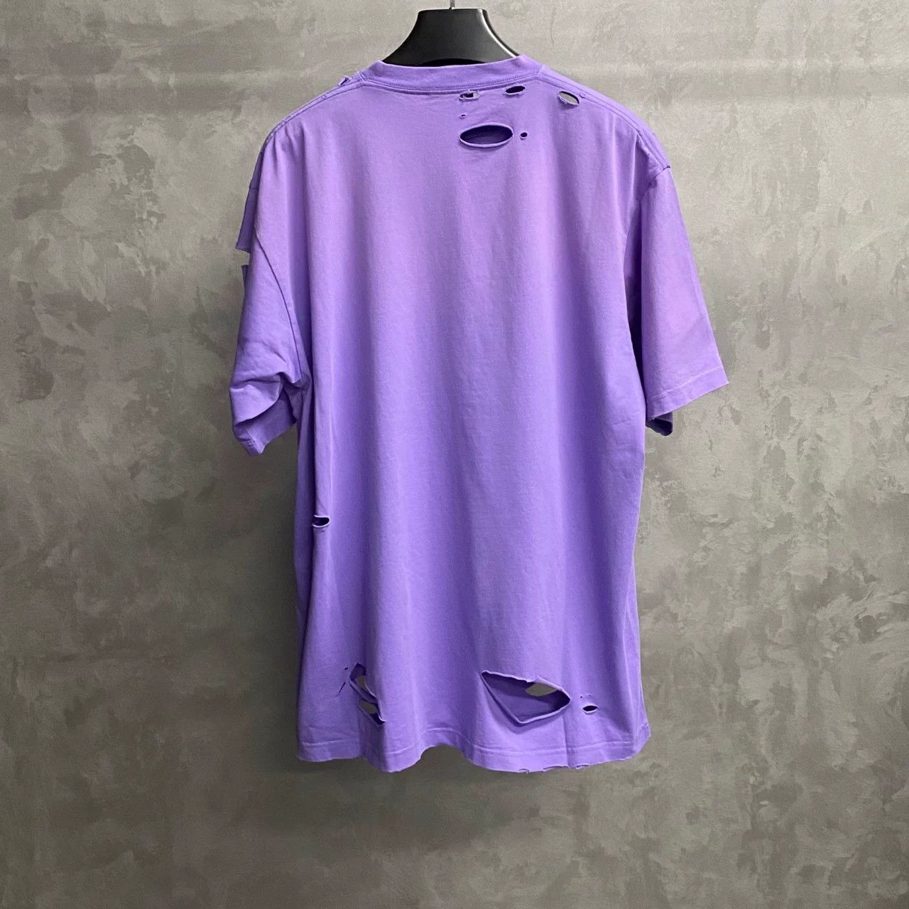 Balenciaga Balenciaga Lavender Distressed Logo Tee Size XS / US 0-2 / IT 36-38 - 2 Thumbnail
