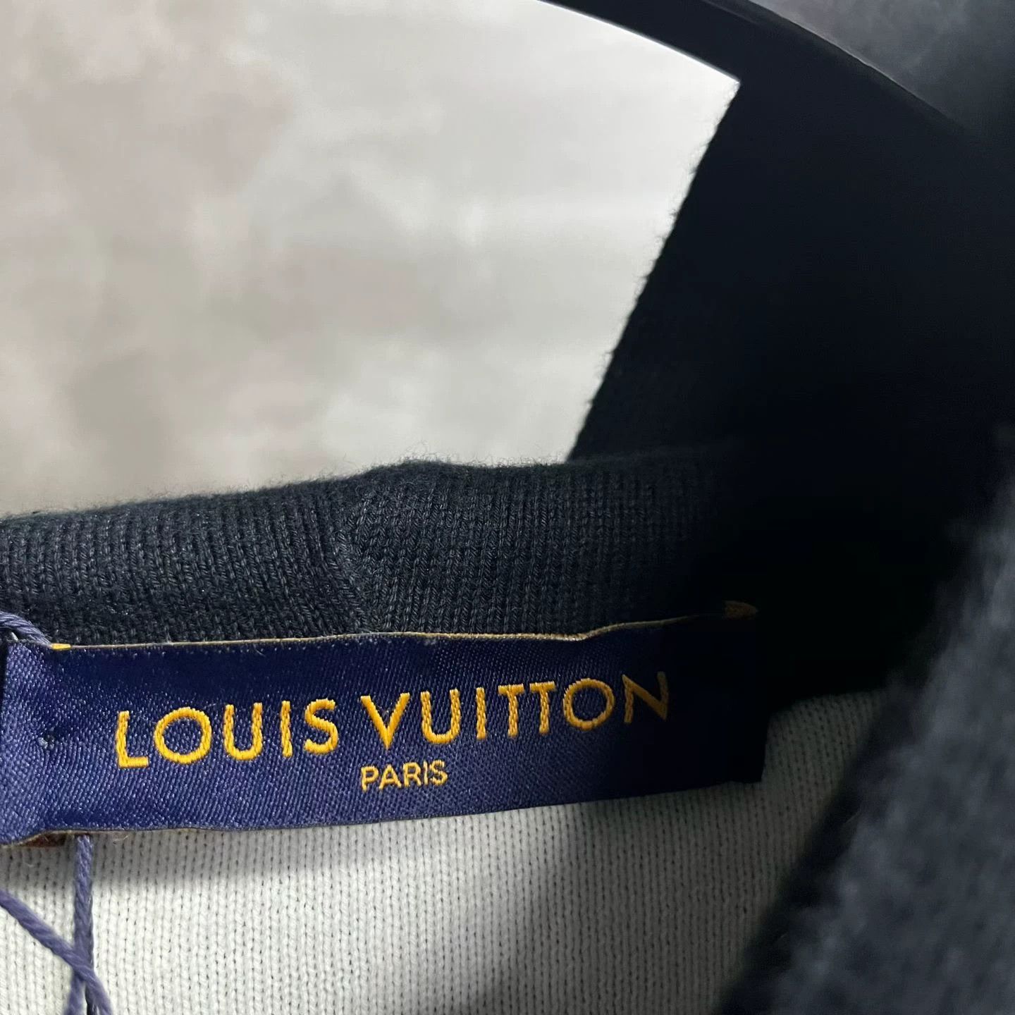 Louis Vuitton Louis Vuitton Black Gradient Print Hoodie Size US XL / EU 56 / 4 - 2 Thumbnail