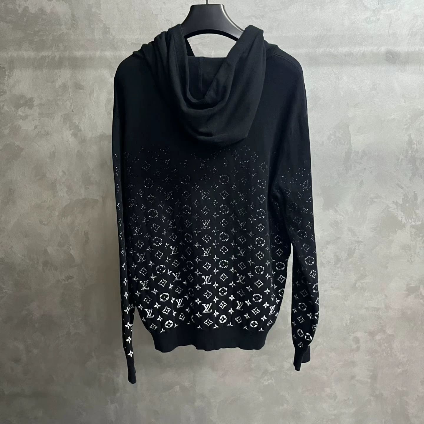 Louis Vuitton Louis Vuitton Black Gradient Print Hoodie Size US XL / EU 56 / 4 - 5 Thumbnail