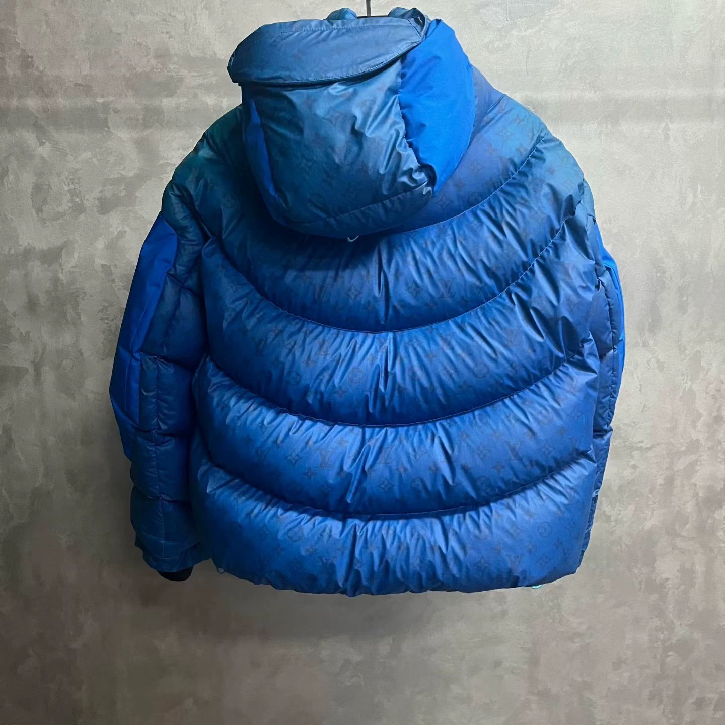 Louis Vuitton Louis Vuitton Blue Logo Geometric Hooded Down Jacket Size US S / EU 44-46 / 1 - 5 Thumbnail