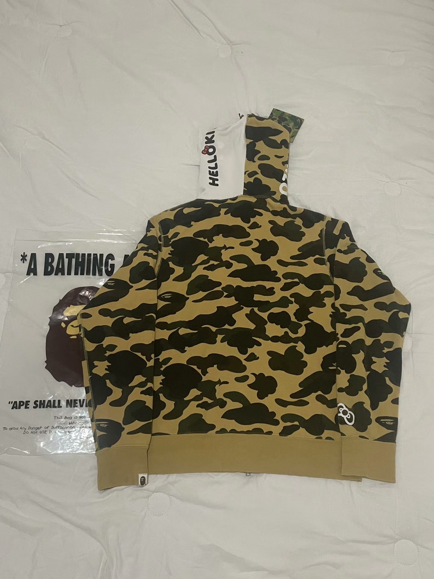 Bape Bape Yellow Hoodie S Men Size US S / EU 44-46 / 1 - 2 Thumbnail