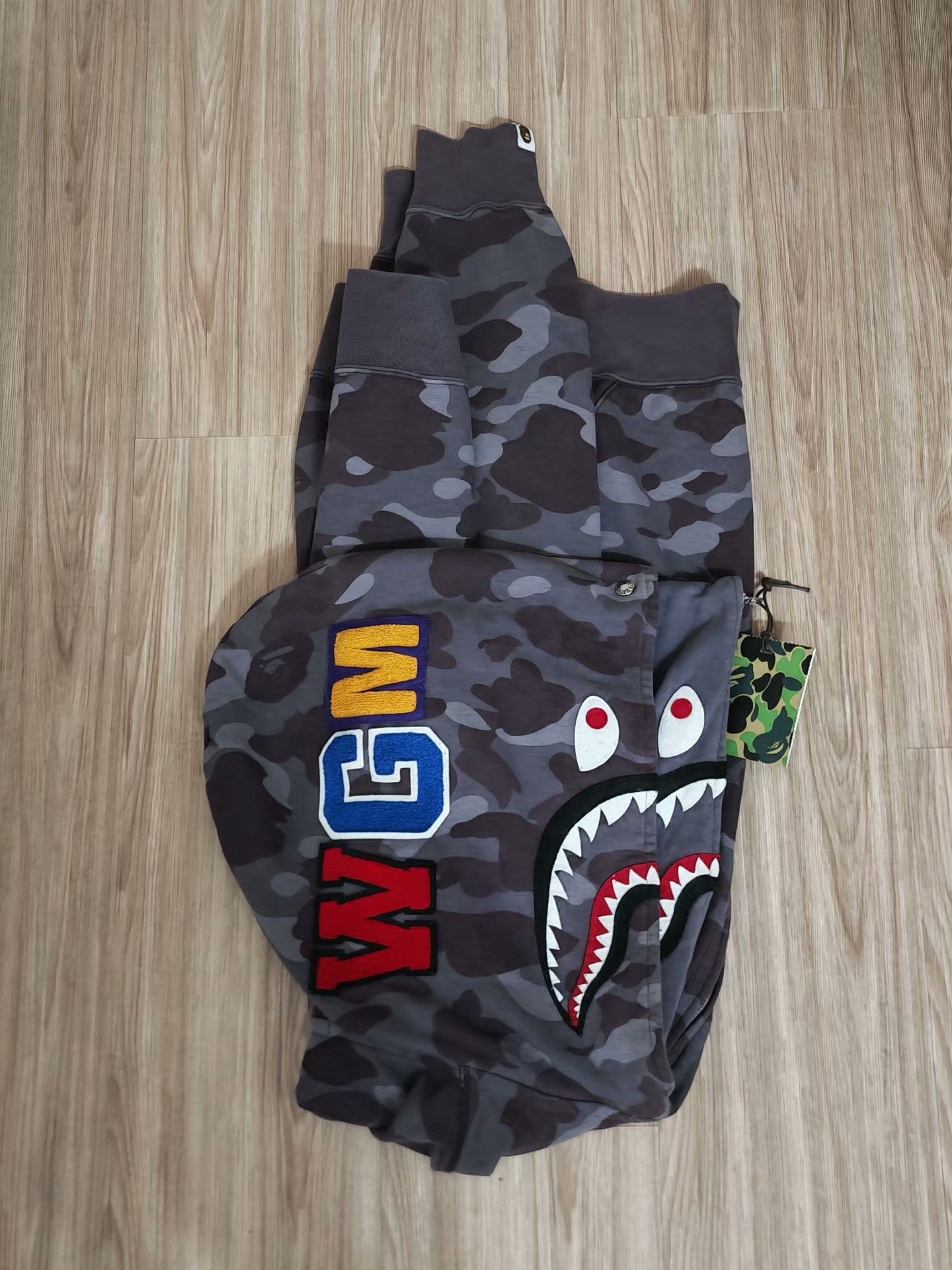 Bape Bape Shark Camo Purple Light Jacket L Men Size US L / EU 52-54 / 3 - 5 Thumbnail