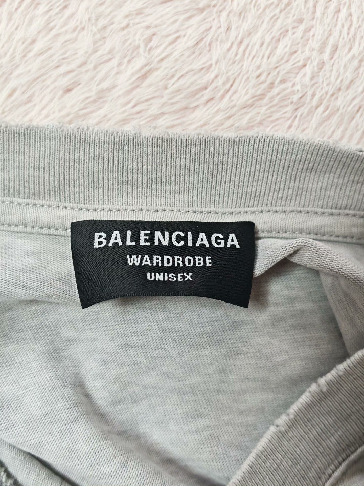 Balenciaga Balenciaga Yellow T-Shirt XS Men Size US XS / EU 42 / 0 - 5 Thumbnail