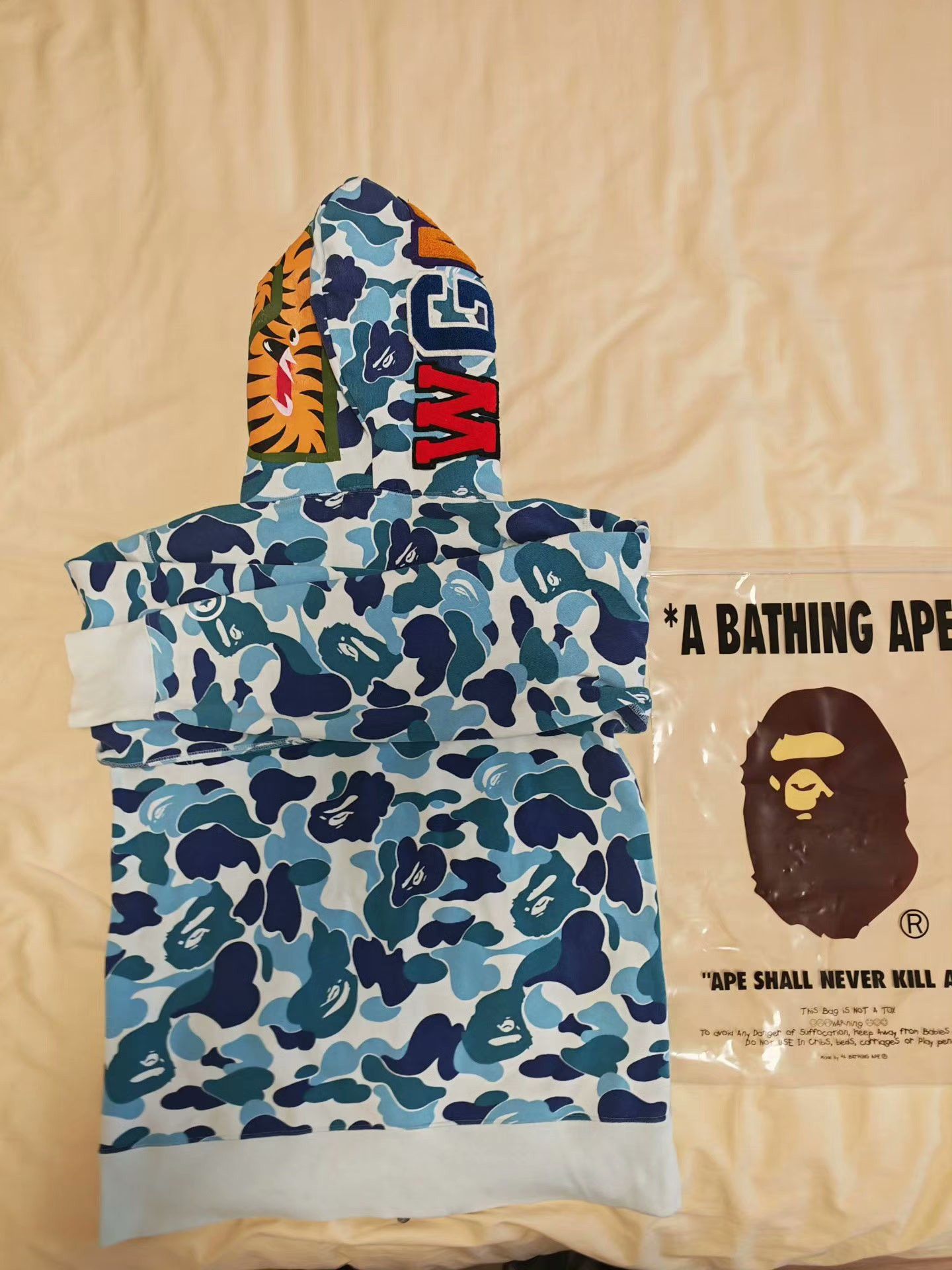 Bape Bape Blue Hoodie XL Men Size US XL / EU 56 / 4 - 2 Thumbnail