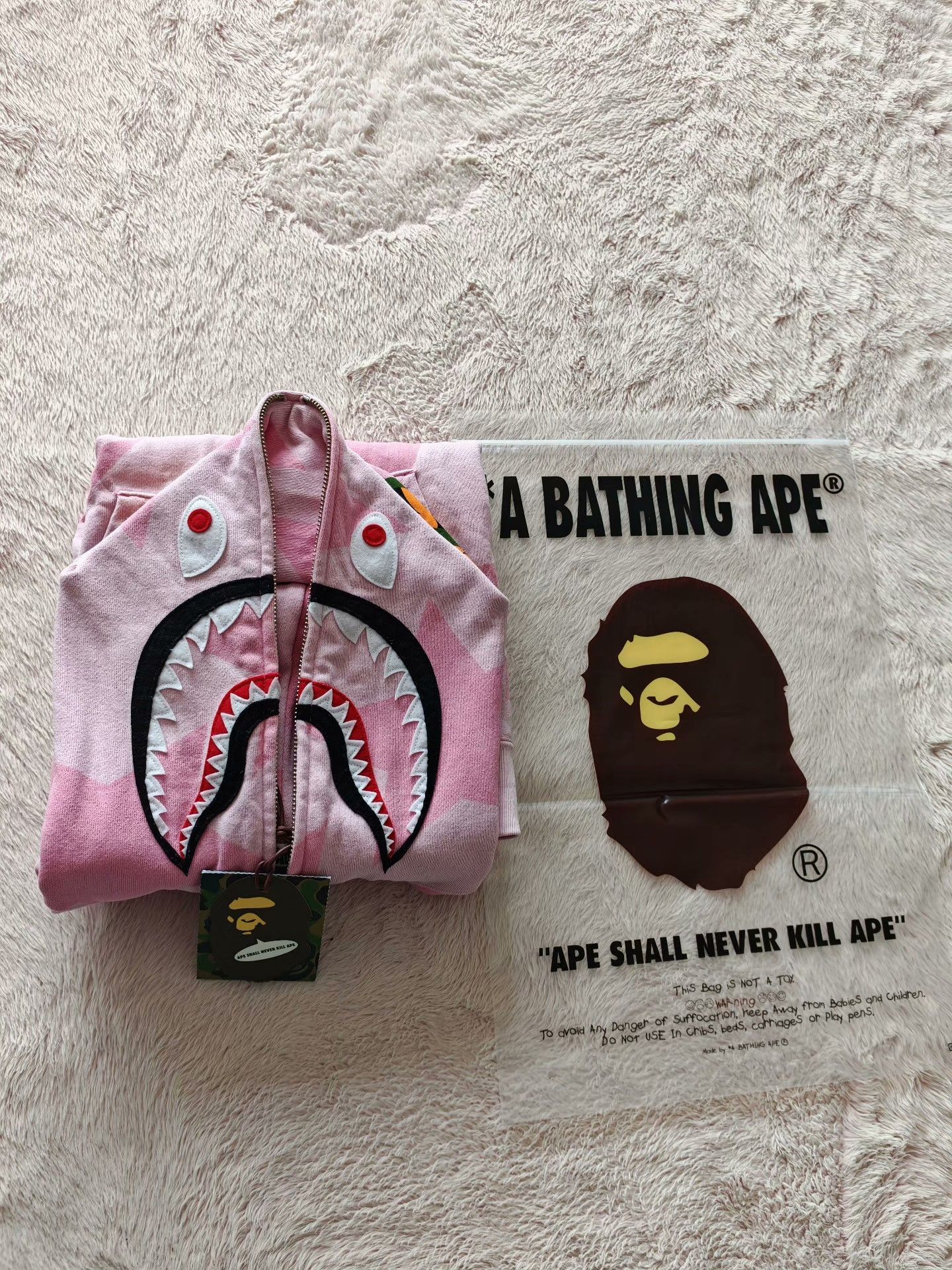 Bape Bape Pink Hoodie S Men Size US S / EU 44-46 / 1 - 4 Thumbnail
