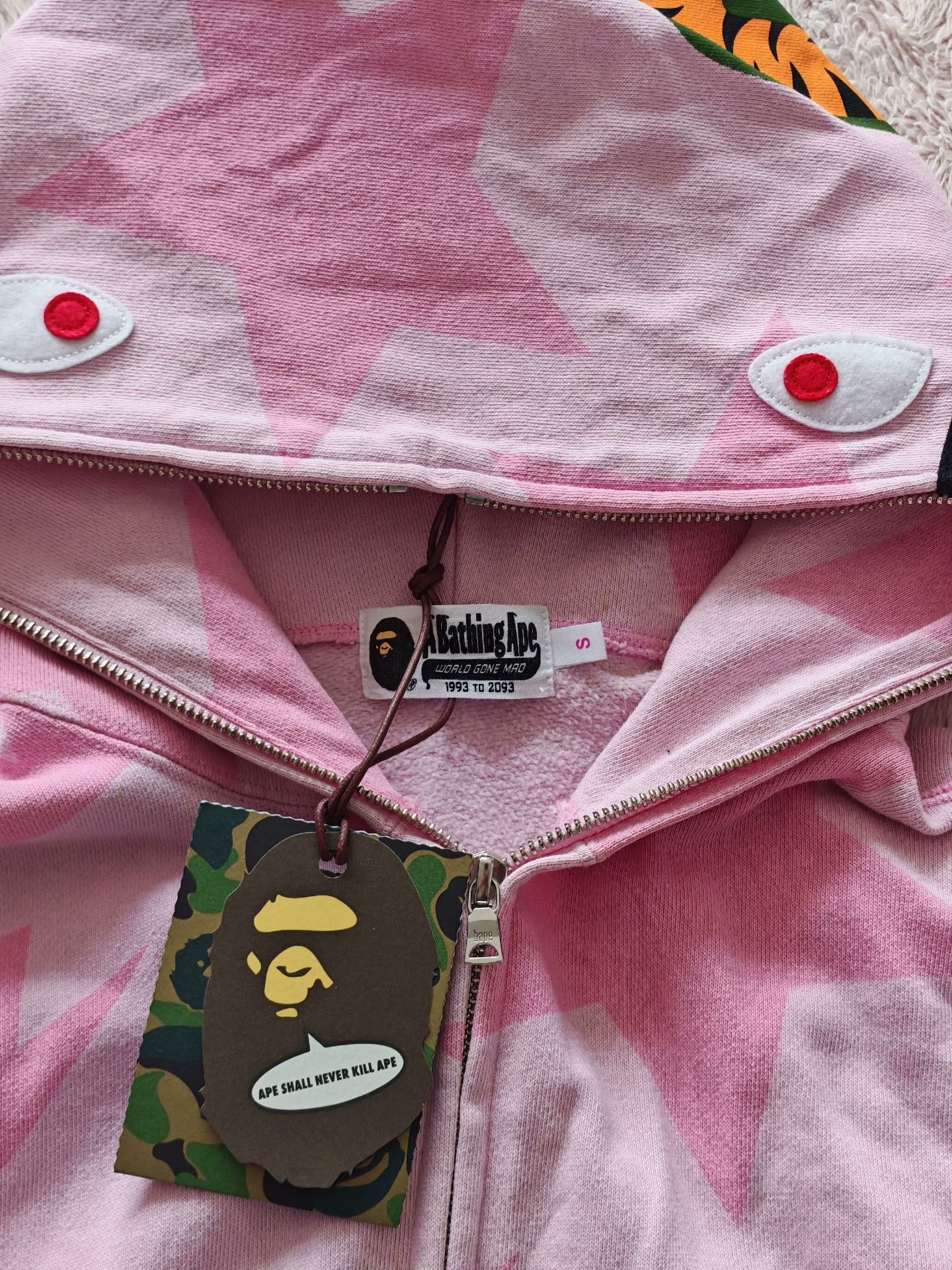 Bape Bape Pink Hoodie S Men Size US S / EU 44-46 / 1 - 8 Thumbnail