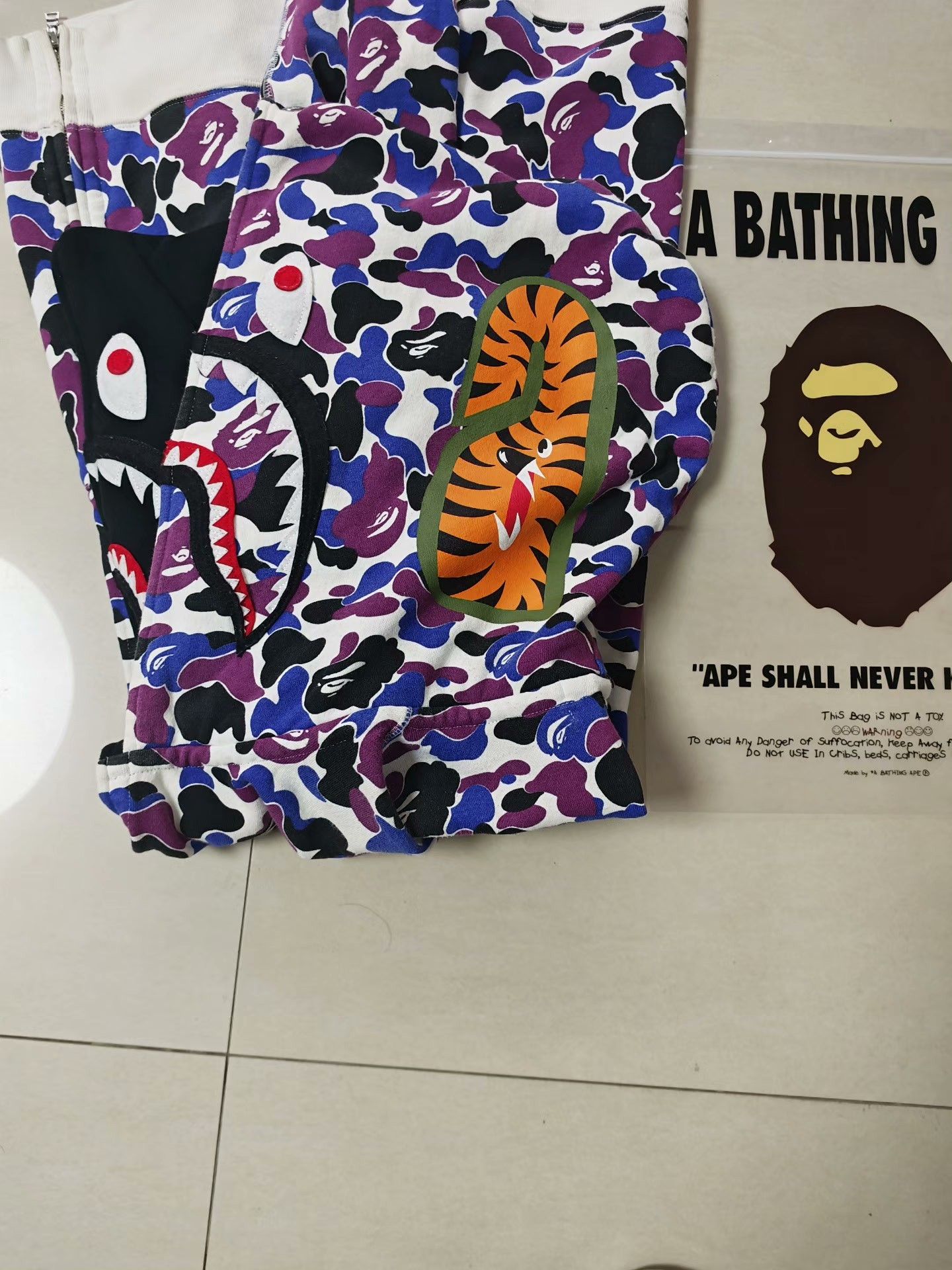 Bape Bape Multi Hoodie XL Men Size US XL / EU 56 / 4 - 8 Thumbnail