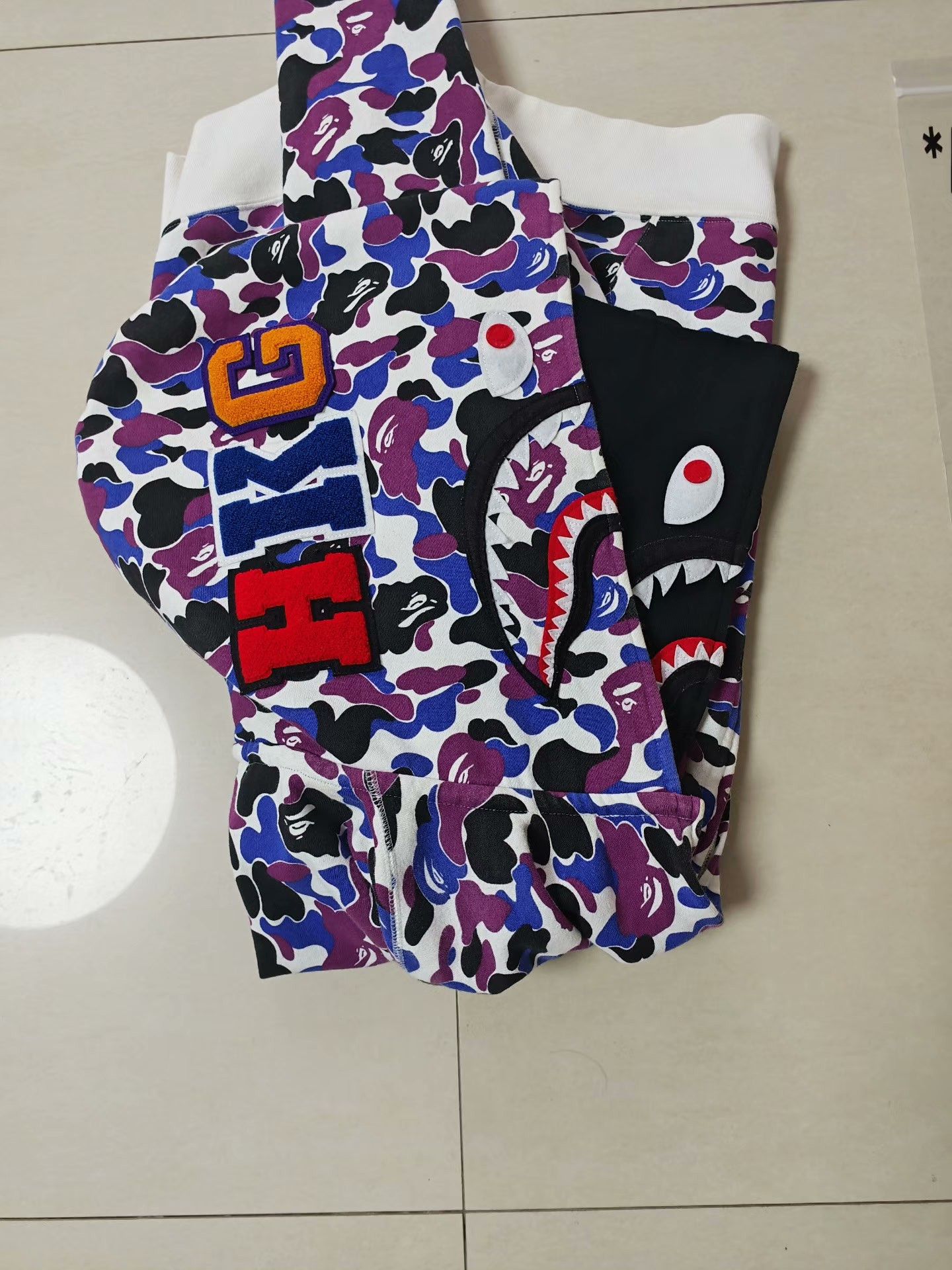 Bape Bape Multi Hoodie XL Men Size US XL / EU 56 / 4 - 7 Thumbnail