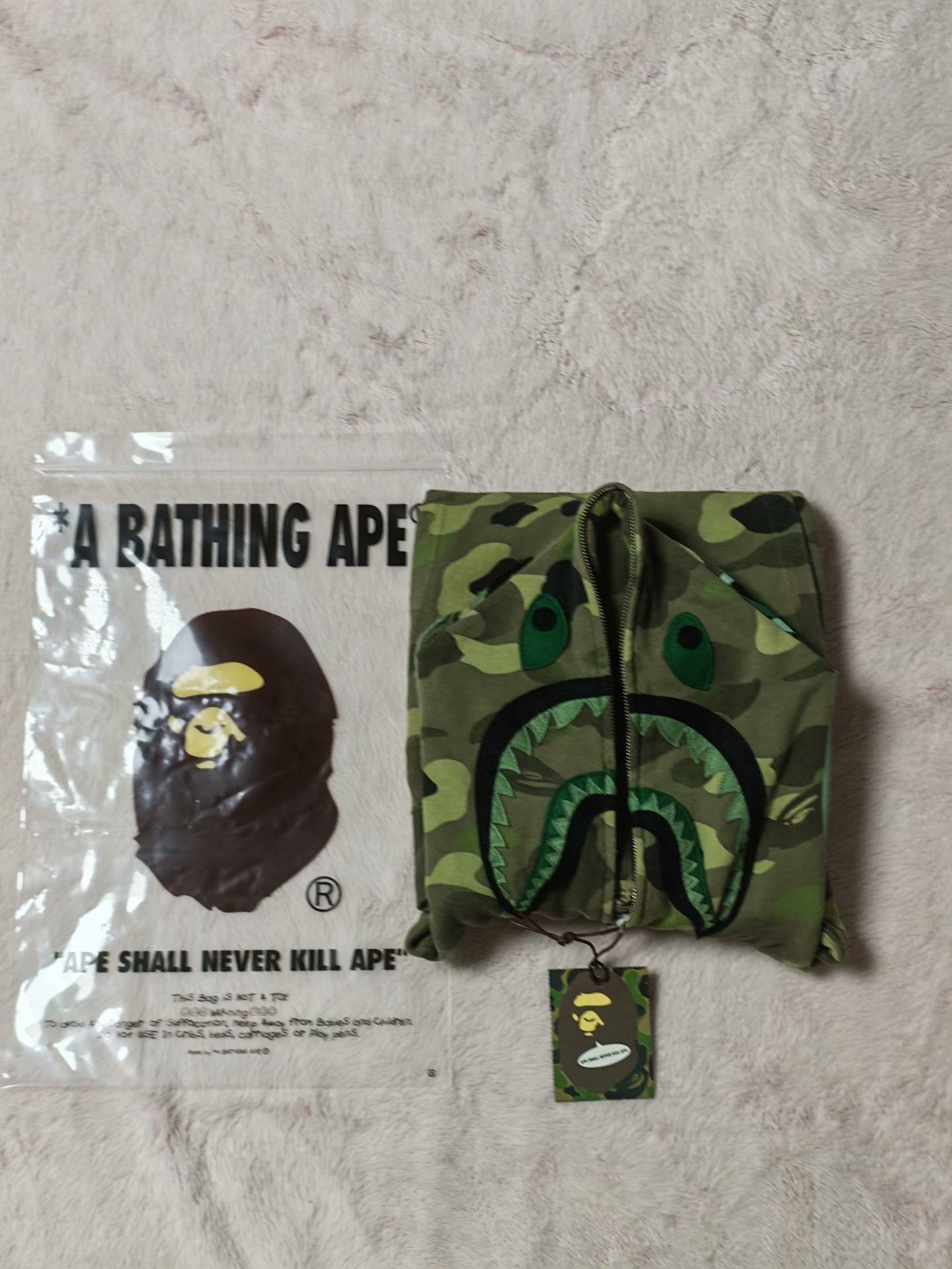 Bape Bape Green Hoodie L Men Size US L / EU 52-54 / 3 - 6 Thumbnail