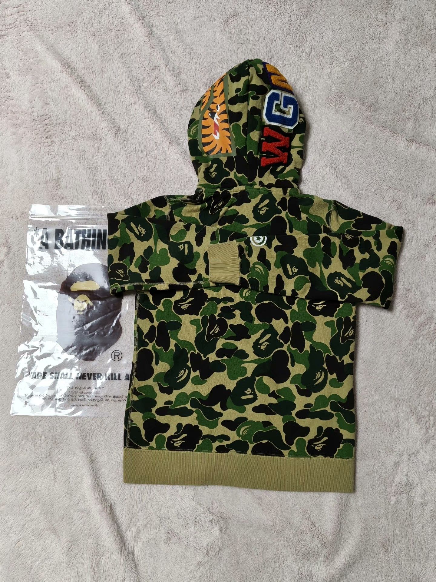 Bape Bape Green Hoodie M Men Size US M / EU 48-50 / 2 - 2 Thumbnail