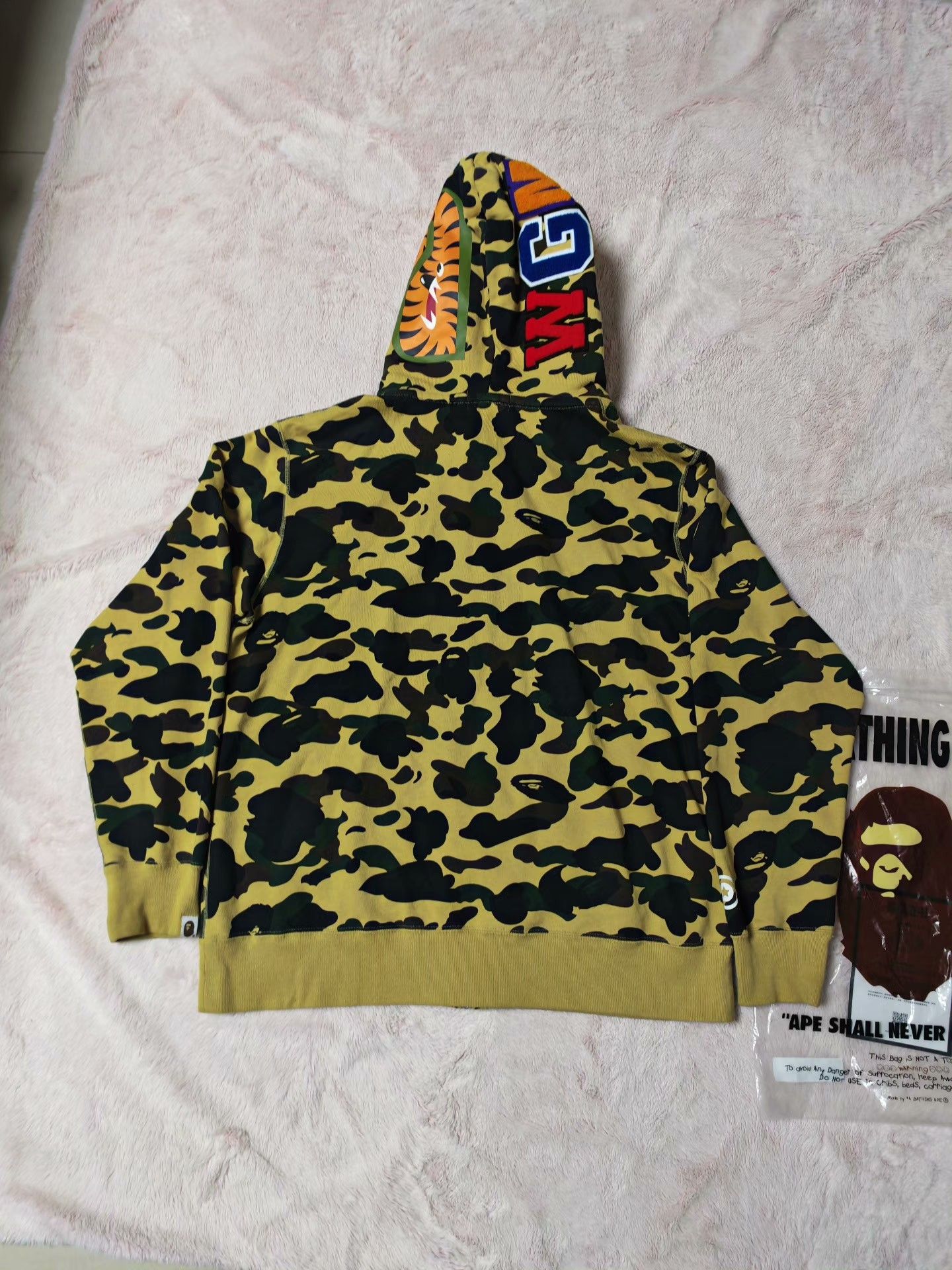Bape Bape Yellow Light Jacket XXXL Men Size US XXL / EU 58 / 5 - 2 Thumbnail