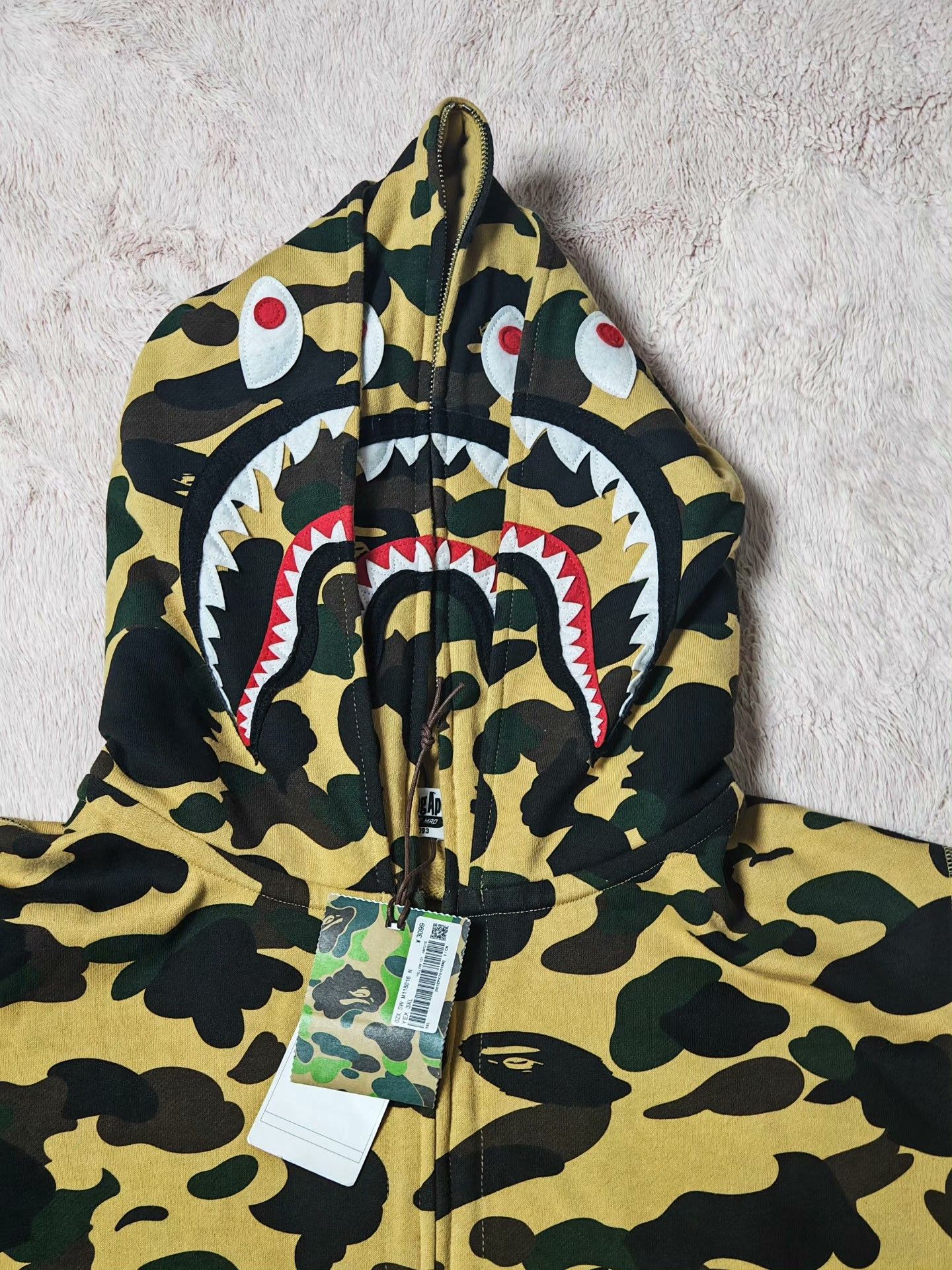 Bape Bape Yellow Light Jacket XXXL Men Size US XXL / EU 58 / 5 - 3 Thumbnail