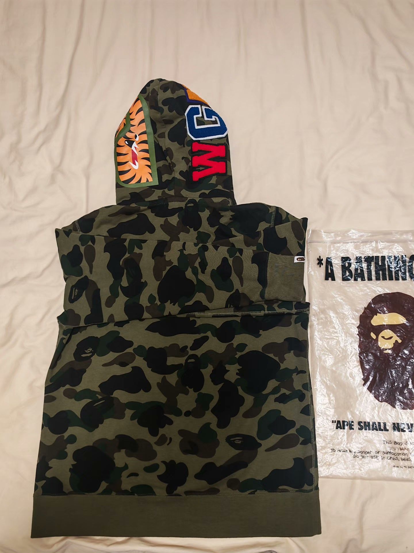 Bape Bape Green Hoodie 25 Men Size US XS / EU 42 / 0 - 2 Thumbnail