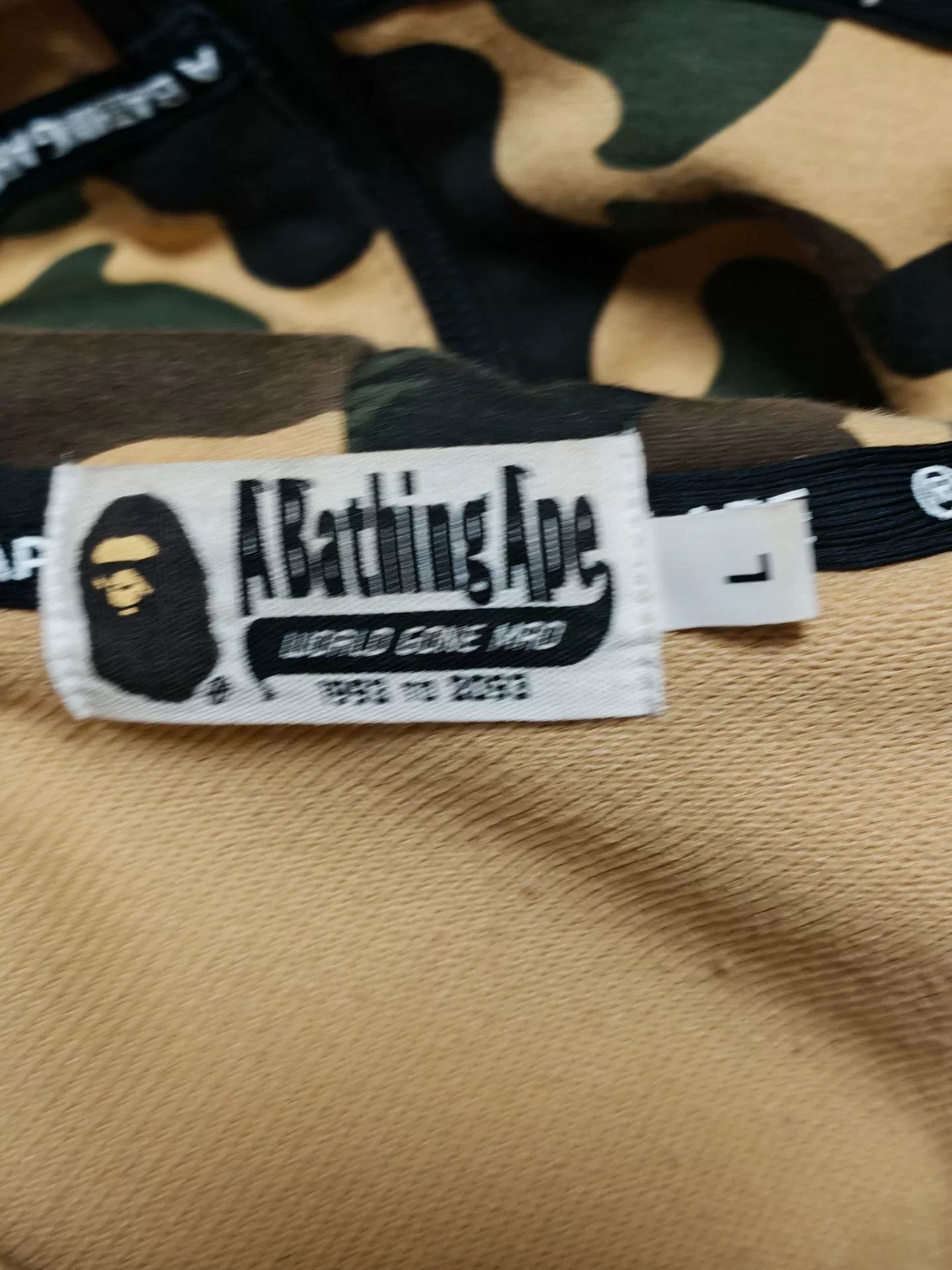 Bape Bape Yellow Hoodie L Men Size US L / EU 52-54 / 3 - 7 Thumbnail