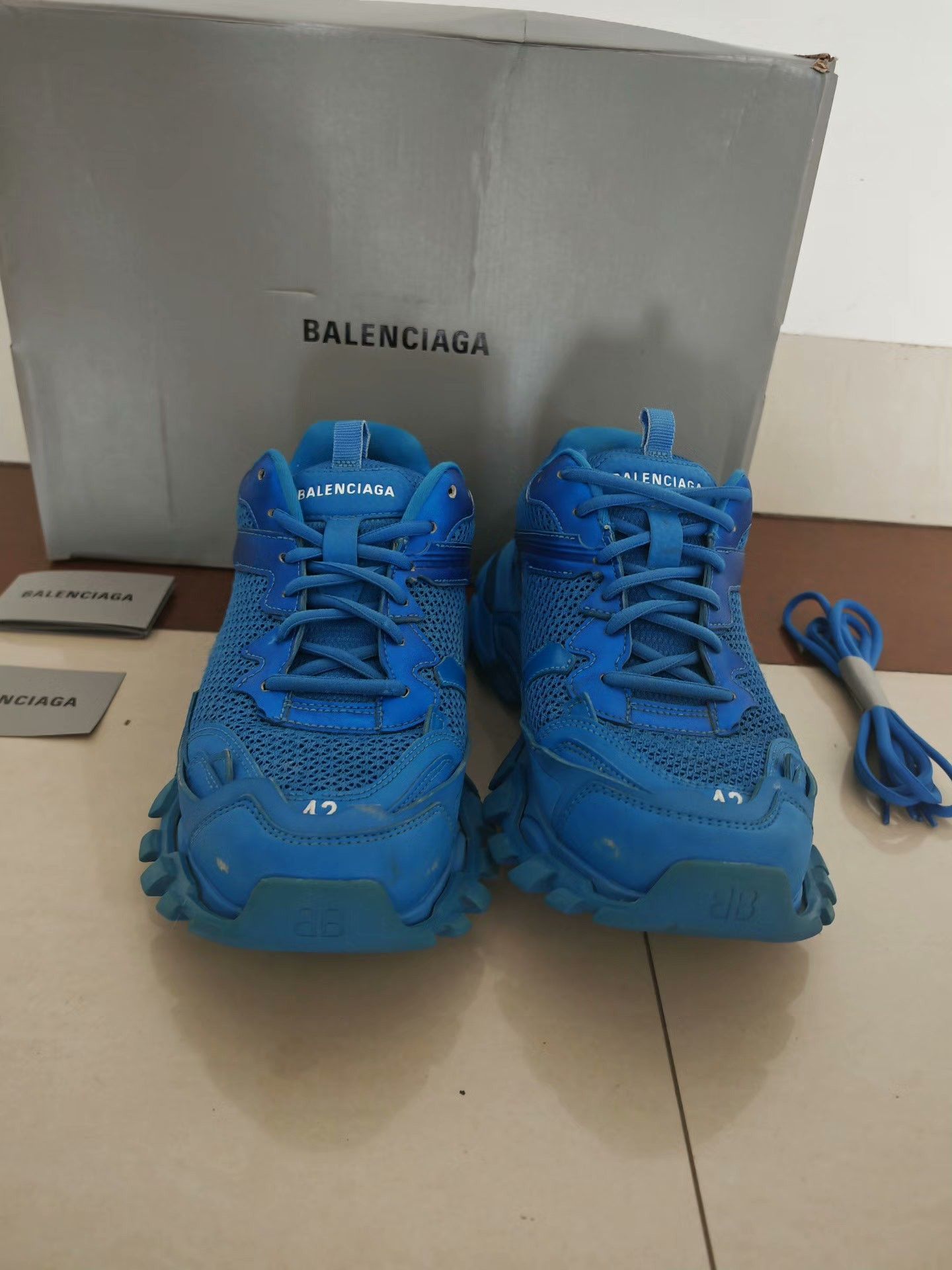 Balenciaga Balenciaga White Lowtop Sneakers 42 Men Size US 9 / EU 42 - 2 Thumbnail