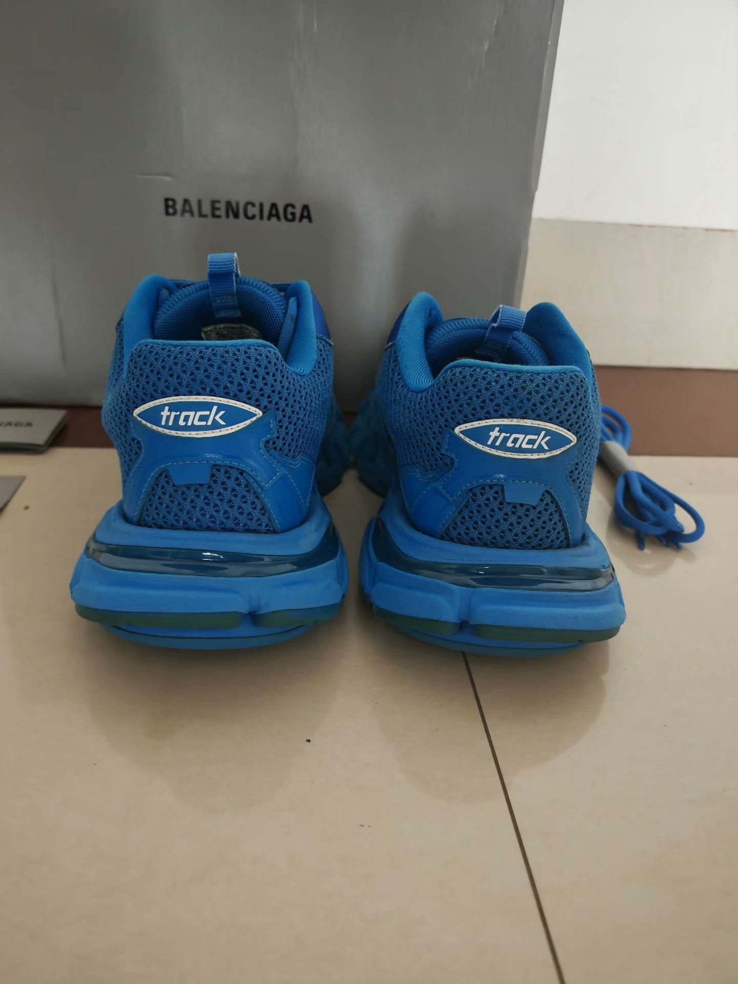 Balenciaga Balenciaga White Lowtop Sneakers 42 Men Size US 9 / EU 42 - 3 Thumbnail