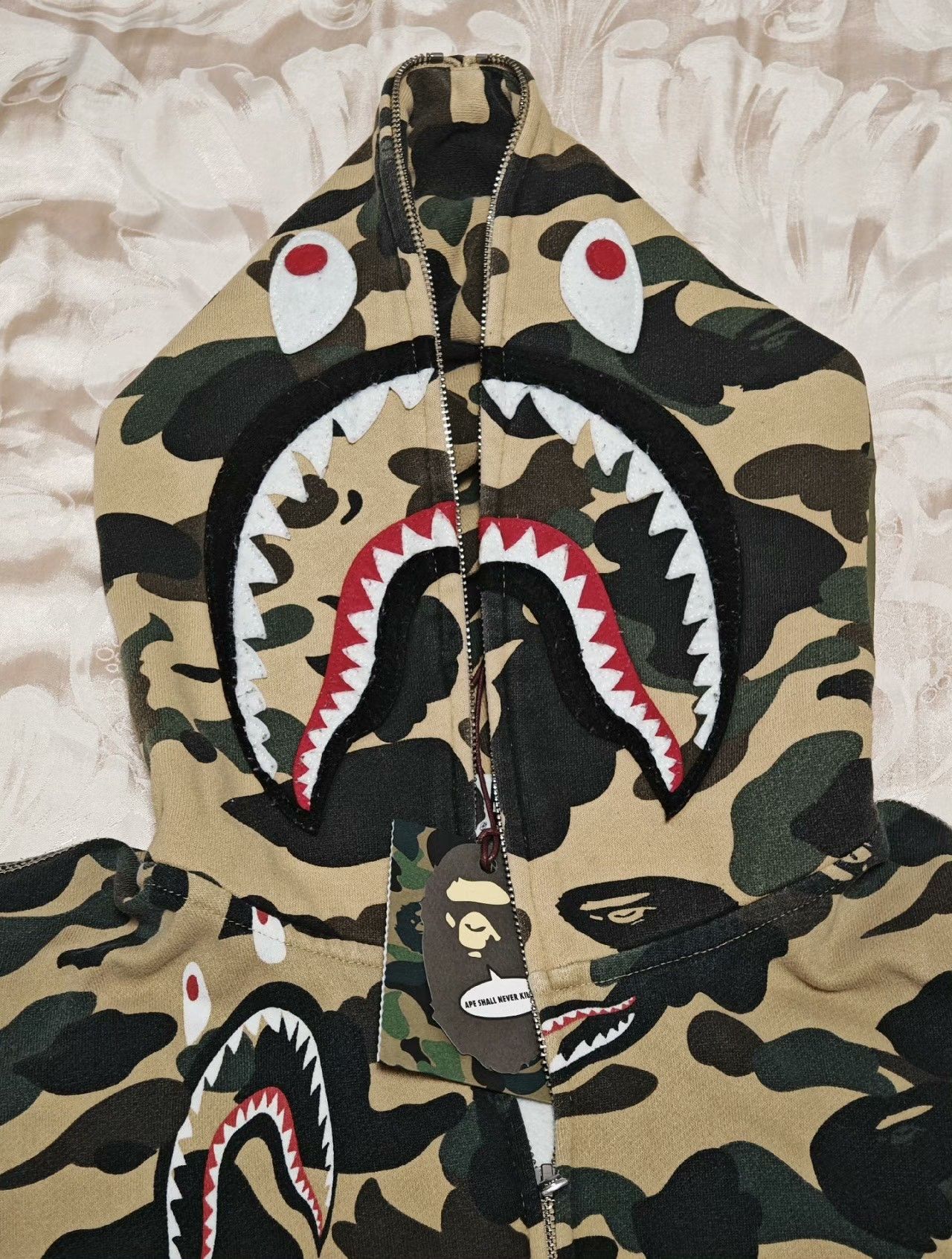 Bape Bape Shark Camo Yellow Hoodie L Men Size US L / EU 52-54 / 3 - 3 Thumbnail