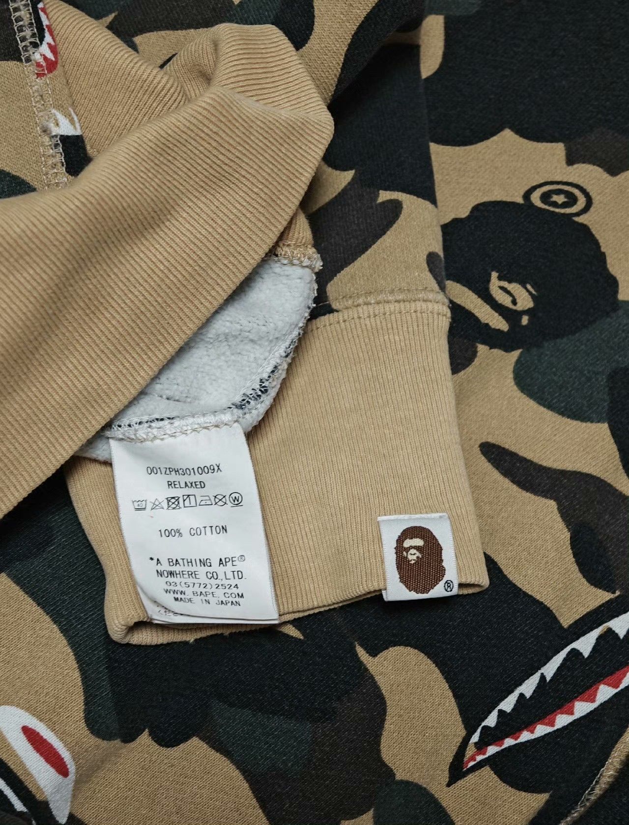 Bape Bape Shark Camo Yellow Hoodie L Men Size US L / EU 52-54 / 3 - 4 Thumbnail