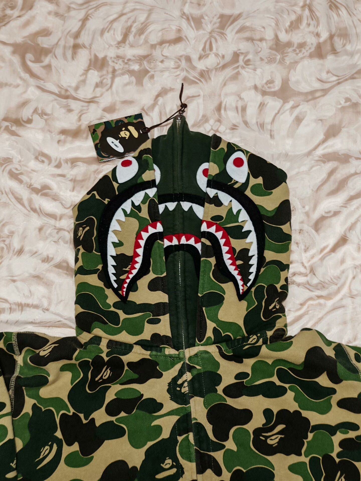 Bape Bape Shark Camo Green Light Jacket XXL Men Size US XXL / EU 58 / 5 - 2 Thumbnail