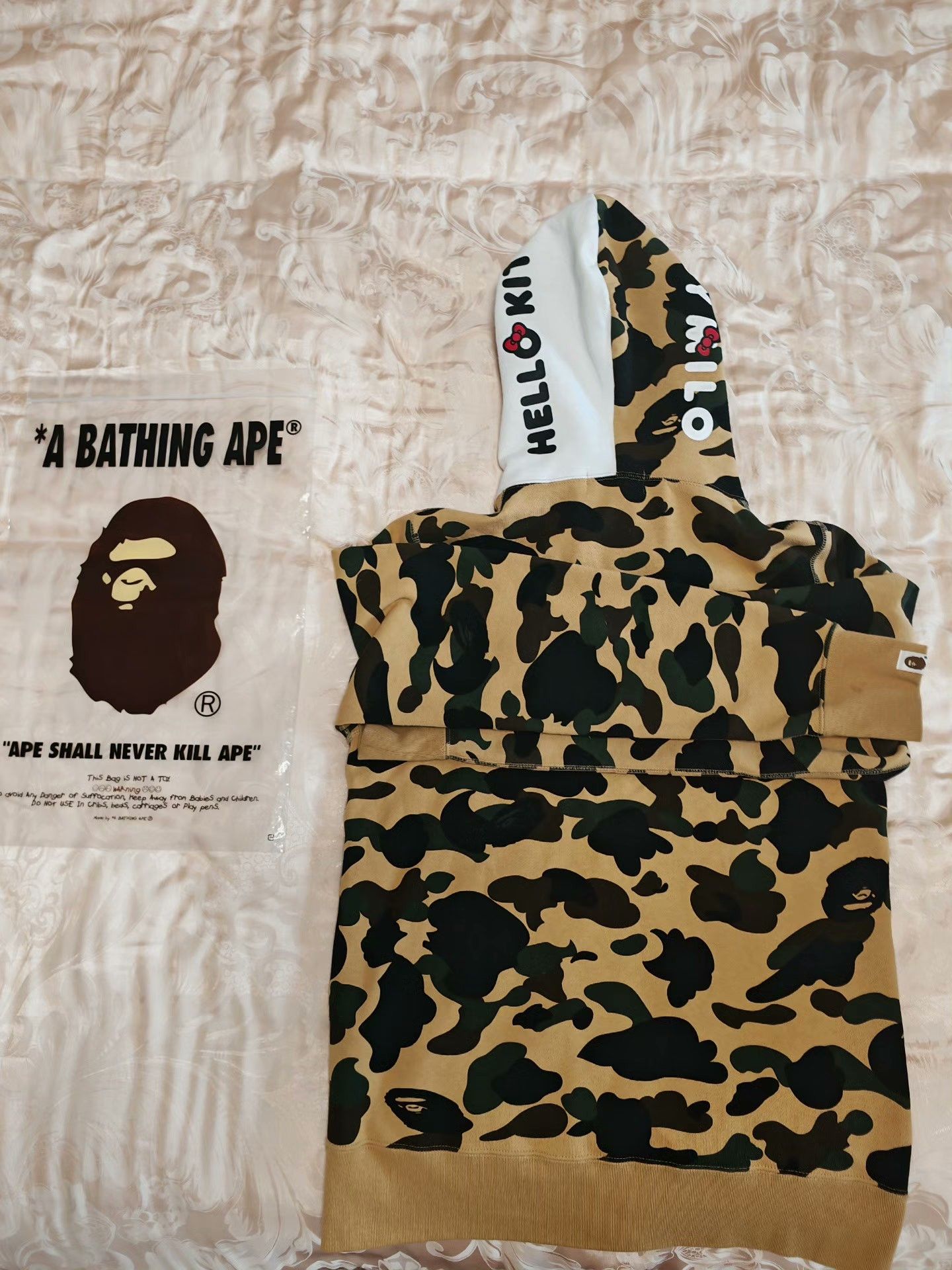 Bape Bape Collab Camo Yellow Hoodie M Men Size US M / EU 48-50 / 2 - 2 Thumbnail
