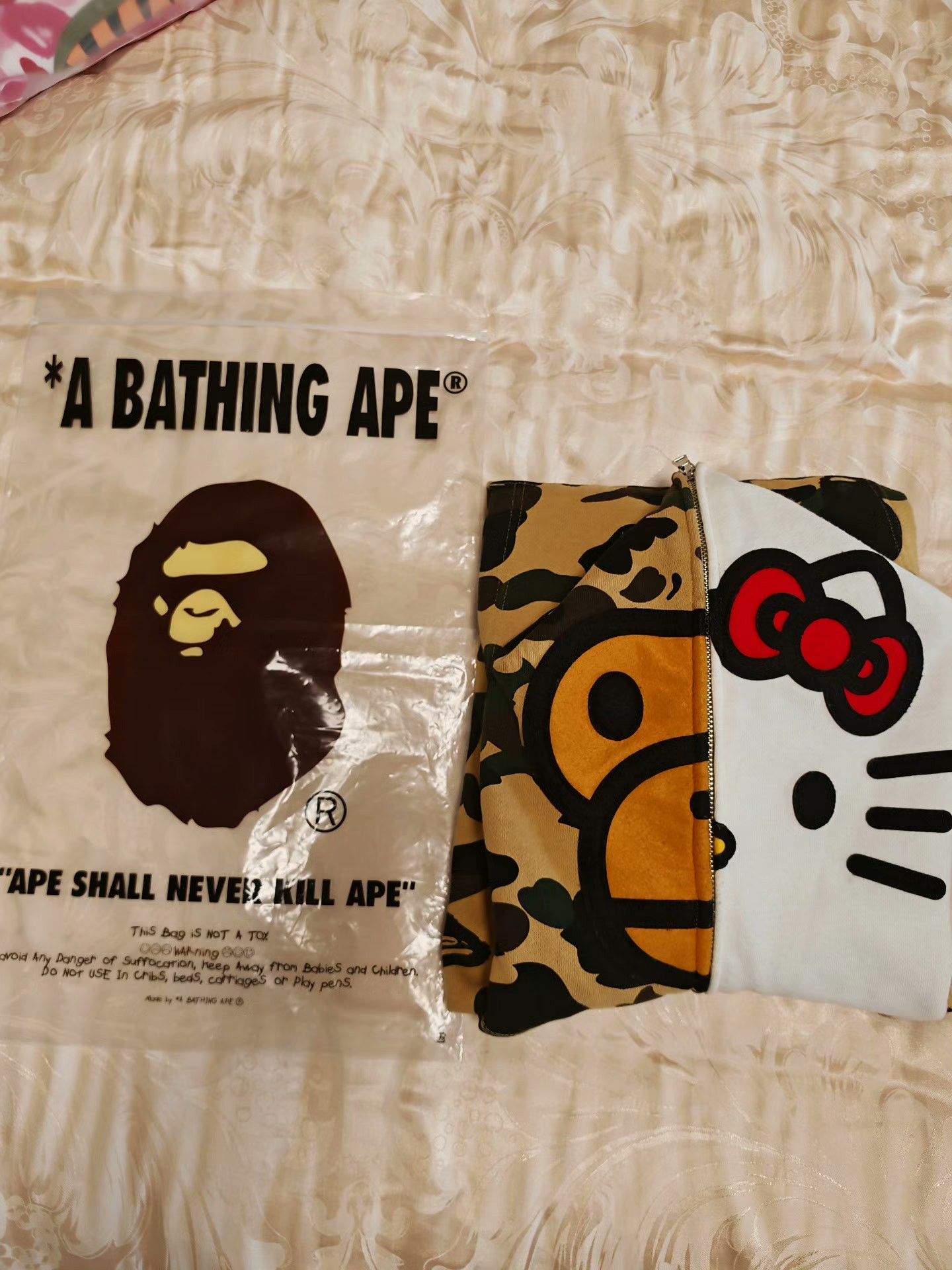 Bape Bape Collab Camo Yellow Hoodie M Men Size US M / EU 48-50 / 2 - 8 Thumbnail
